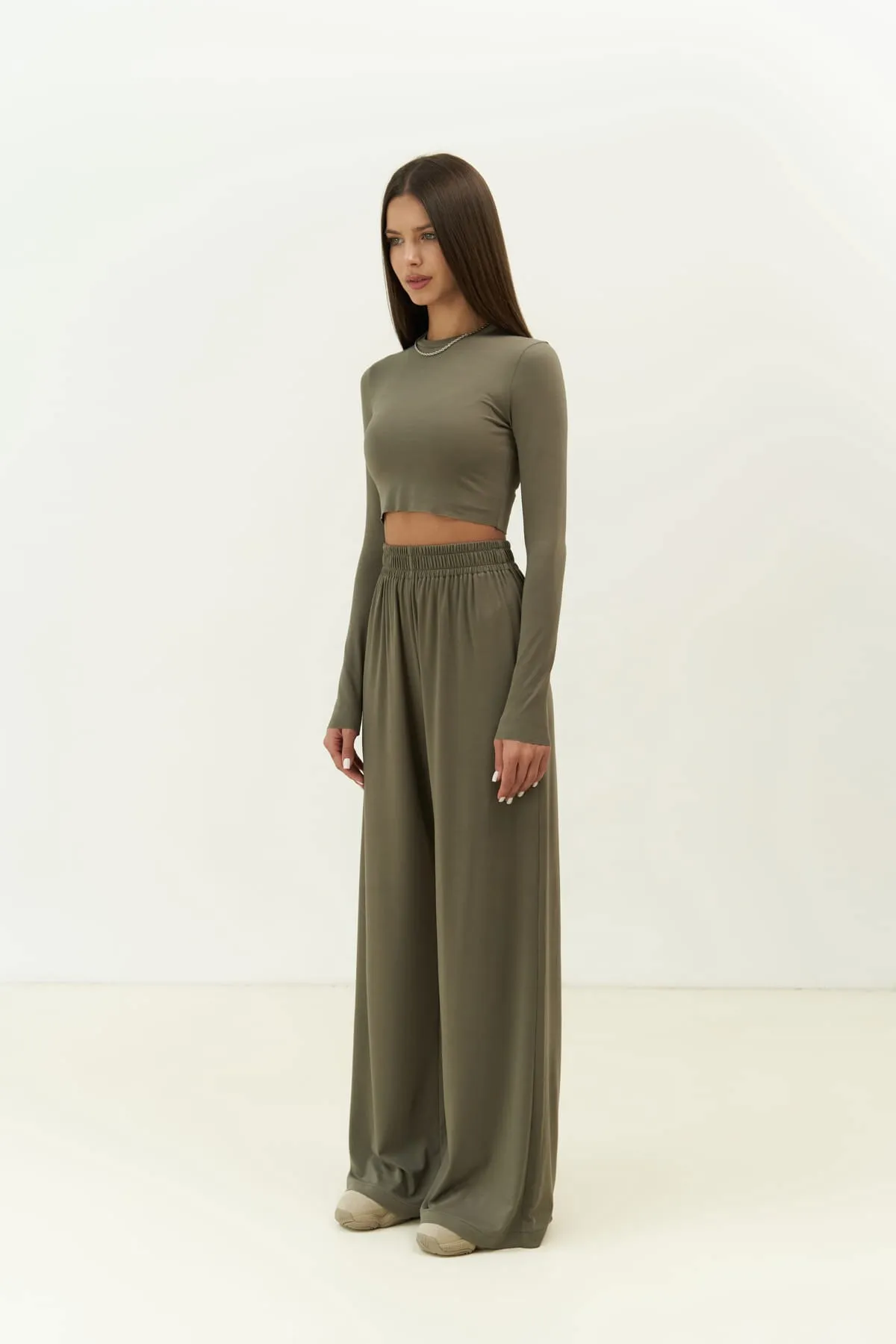 MAİ COLLECTİON  Jany – Langärmliges, khakifarbenes Crop-Hosen-Set