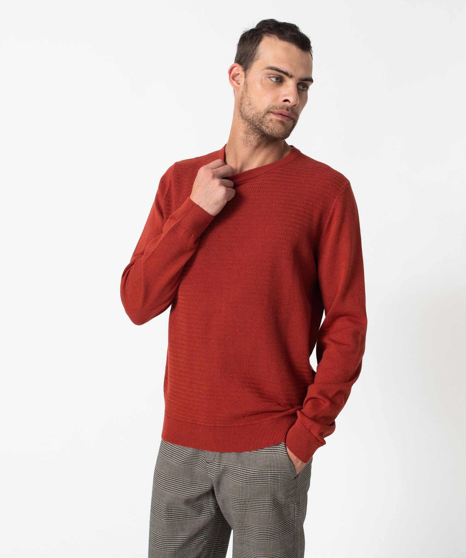 Pull en coton homme avec maille fantaisie sur l’avant rouge | GEMO