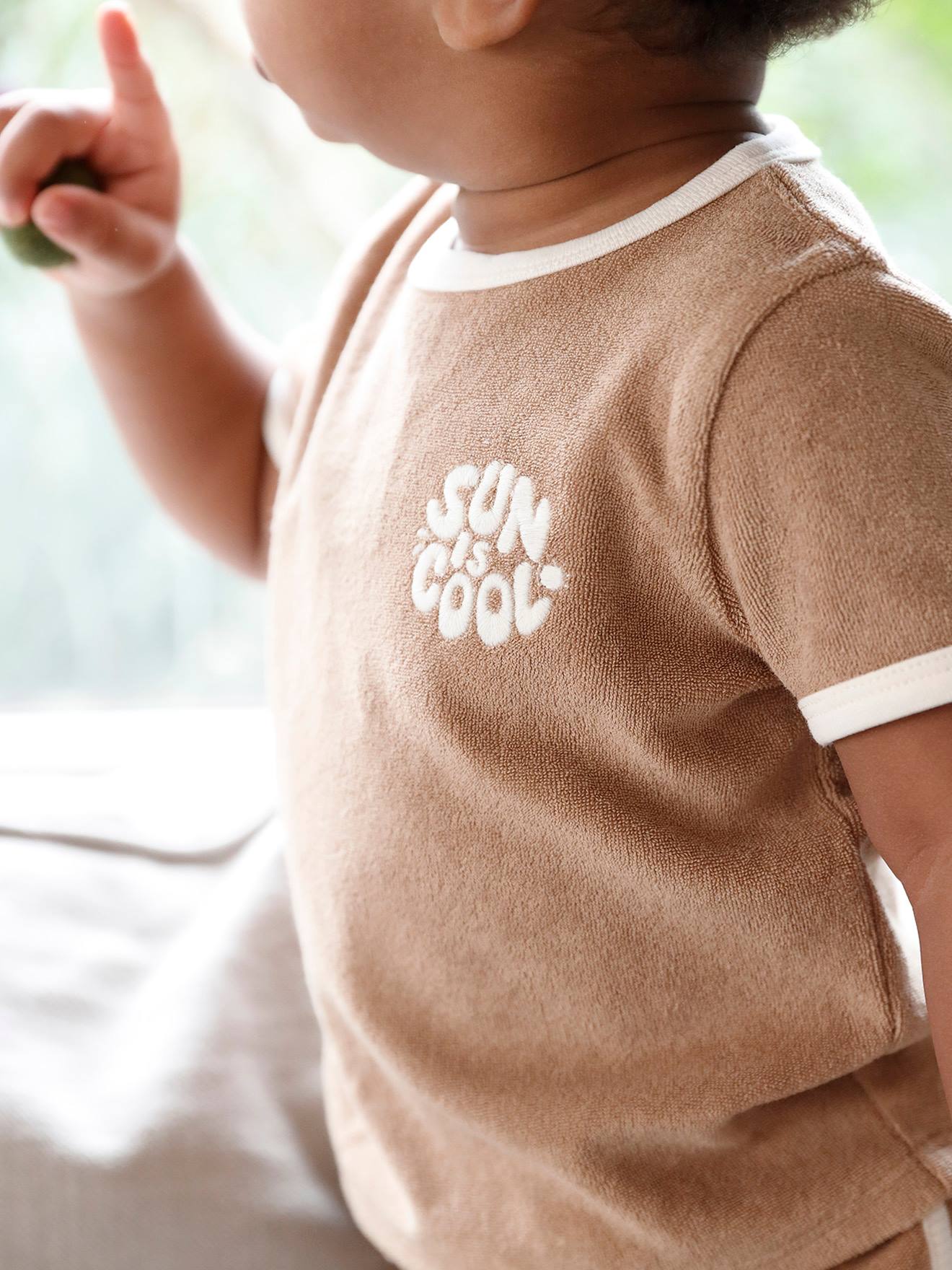 Ensemble en éponge bébé T-shirt + short taupe