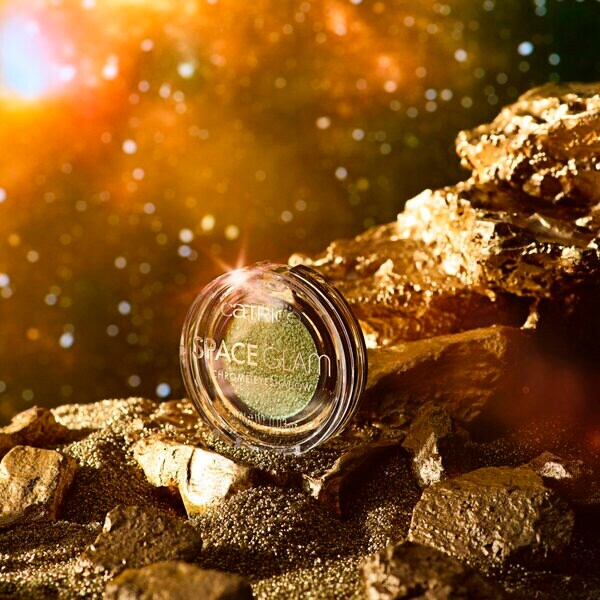 Catrice Space Glam Chrome sjenilo za oči 030 Galaxy Lights 1g