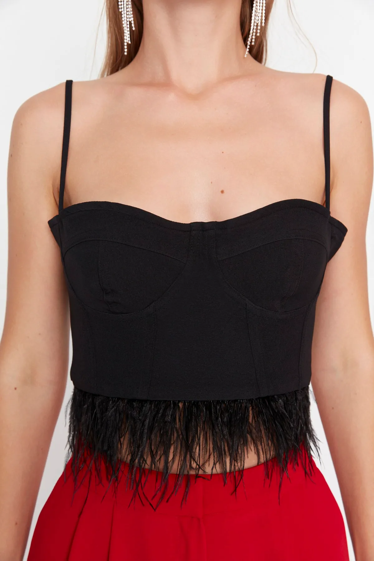 Trendyol Collection  Schwarzes, detailliertes, bauchfreies Bustier von Otriş TPRAW23BS00044