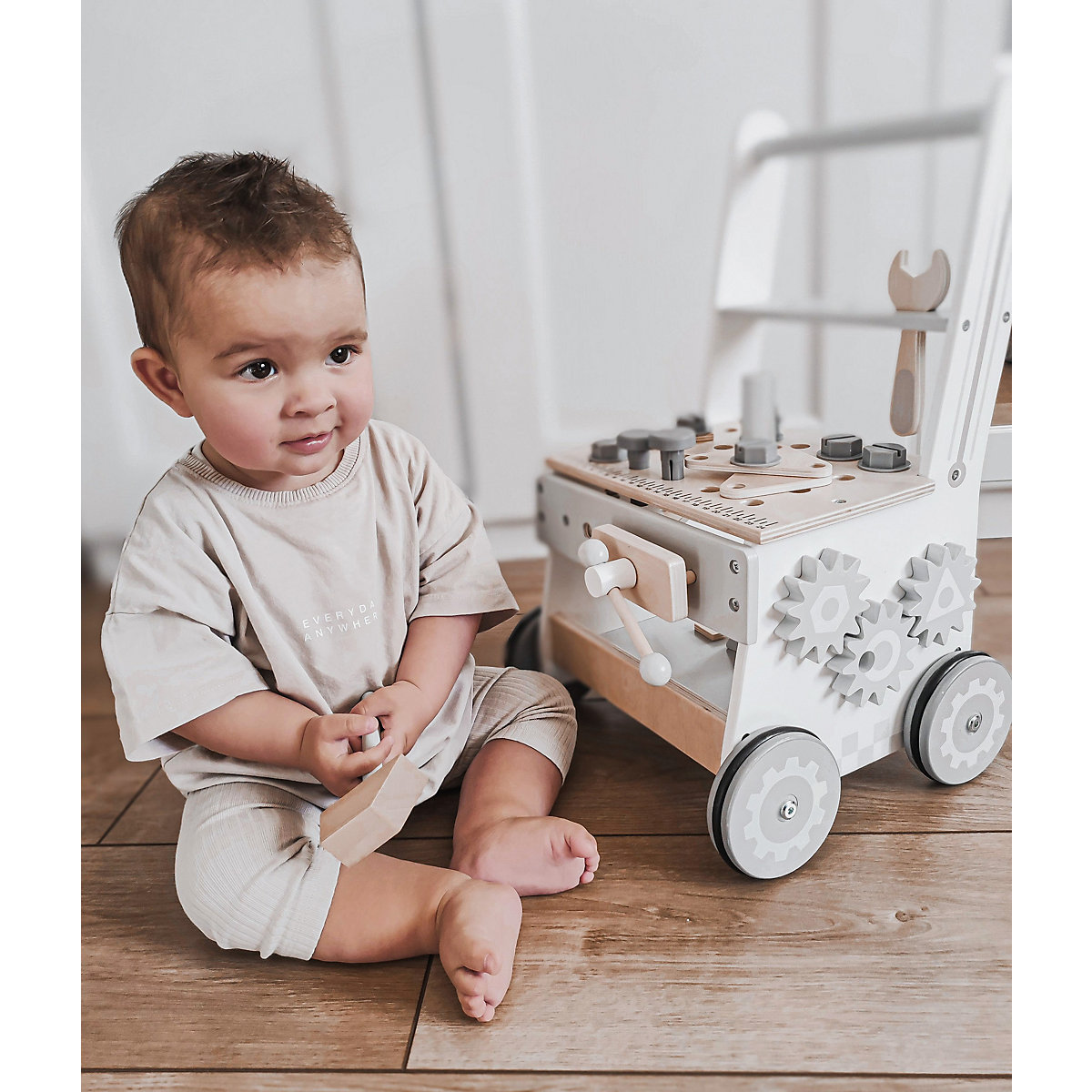 Lauflernwagen aus Holz mit Gummibereifung, Lauflernhilfe-Laufwagen für Kinder, Sortierer, Werkzeugbank für Kinder aus Holz