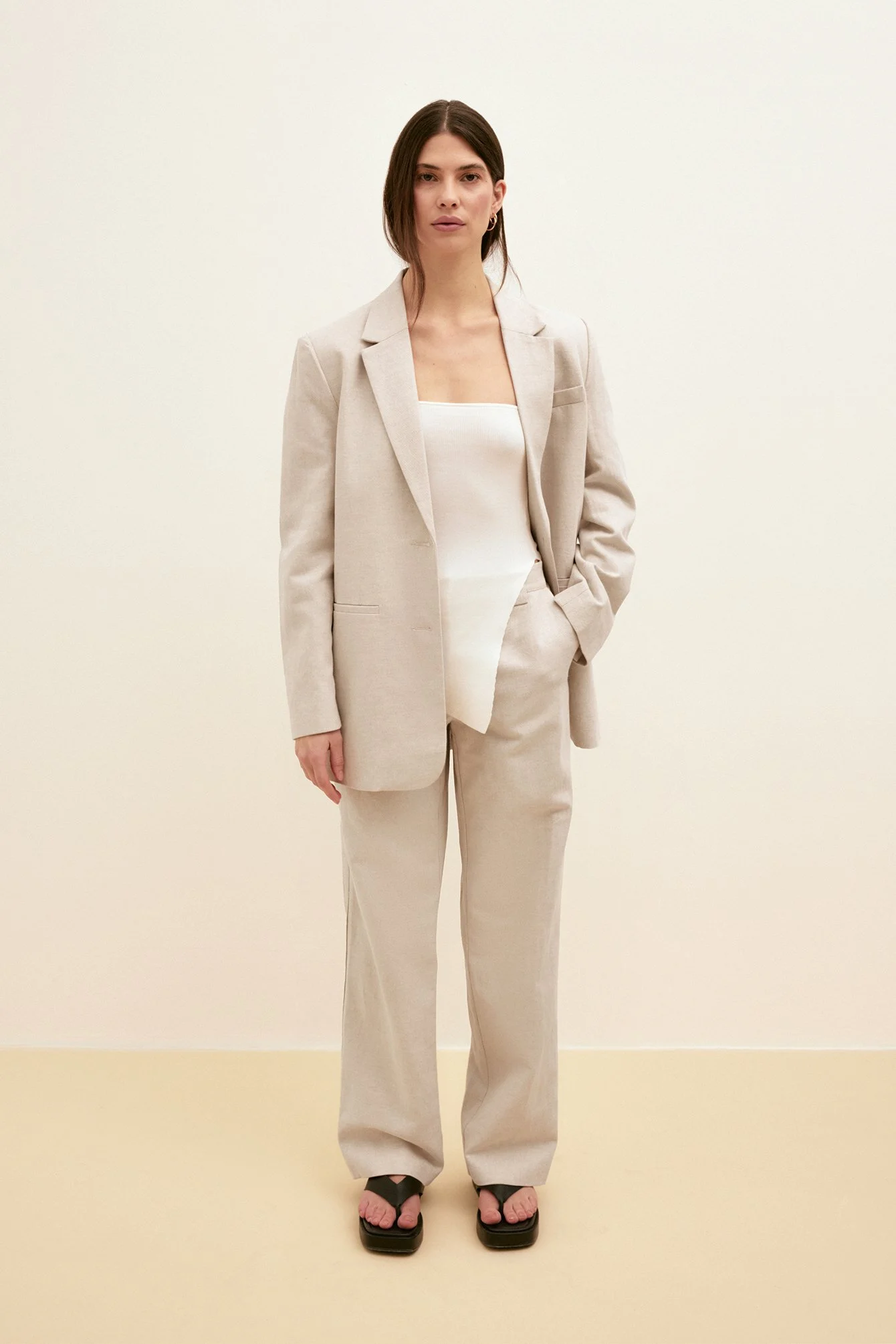 Anzughose mit mittelhoher Taille und Bundfalte