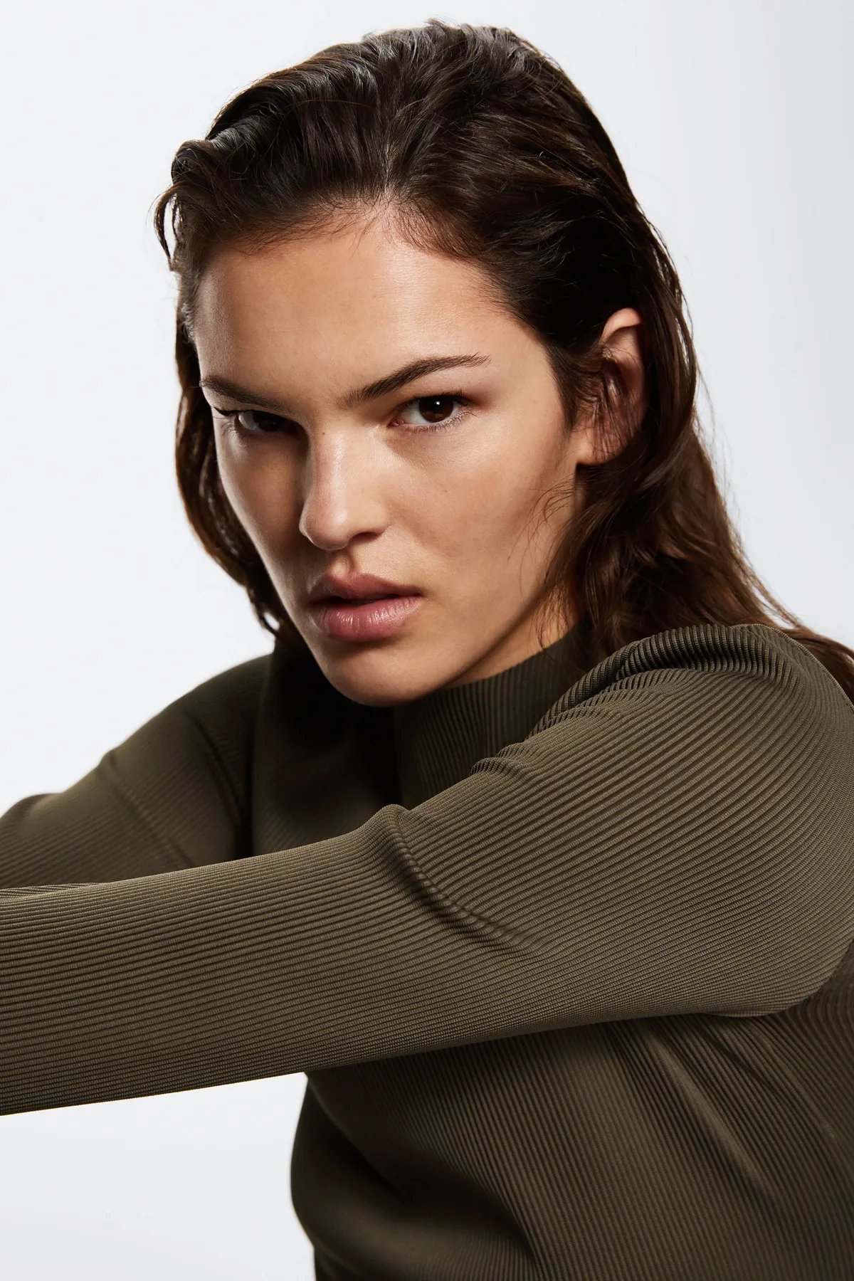 MANGO Woman  Dunkles Khaki-T-Shirt für Damen