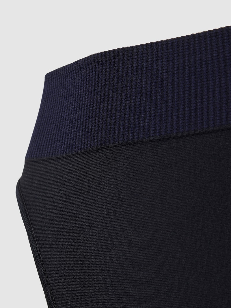 Slip mit Label-Detail Modell 'Ever Infused Aloe' in schwarz