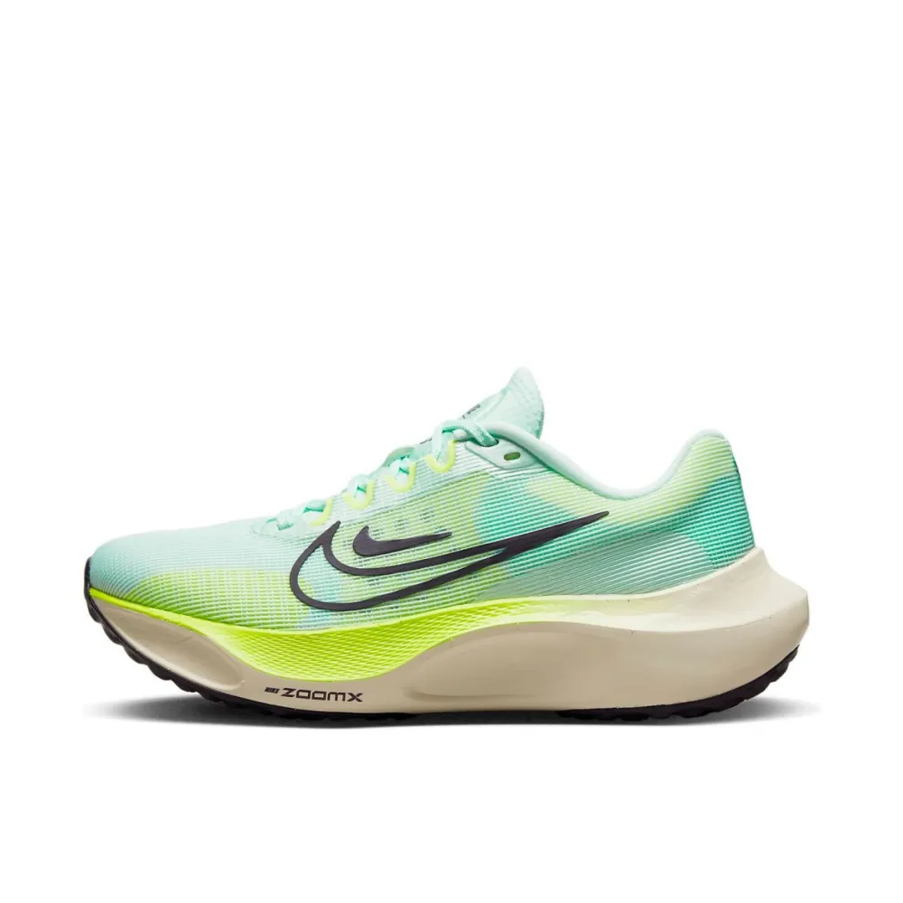 Nike Zoom Fly 5 DM8974-300 / grün