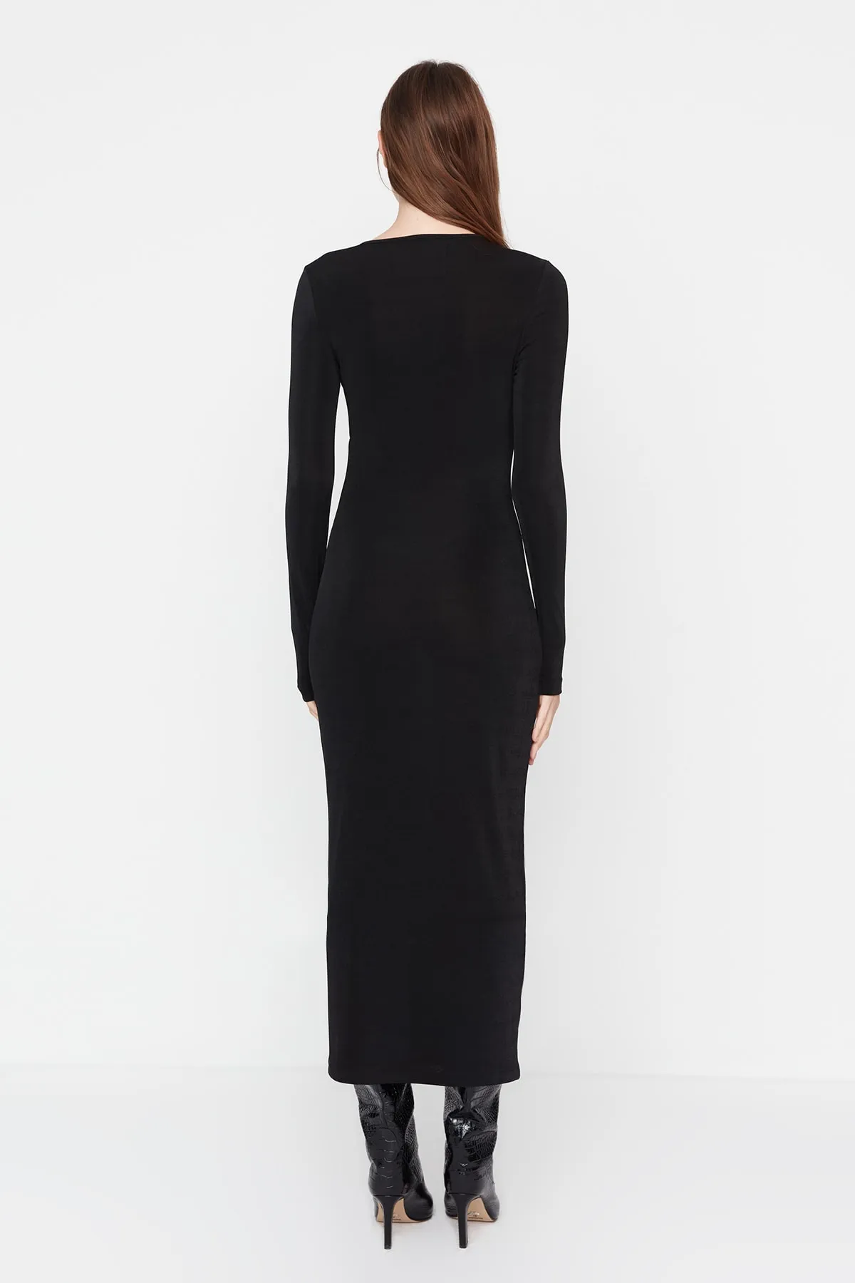 Trendyol Collection  X Sagaza Studio Schwarzes, detailliertes Kleid mit Ausschnitten TPRAW23EL00407