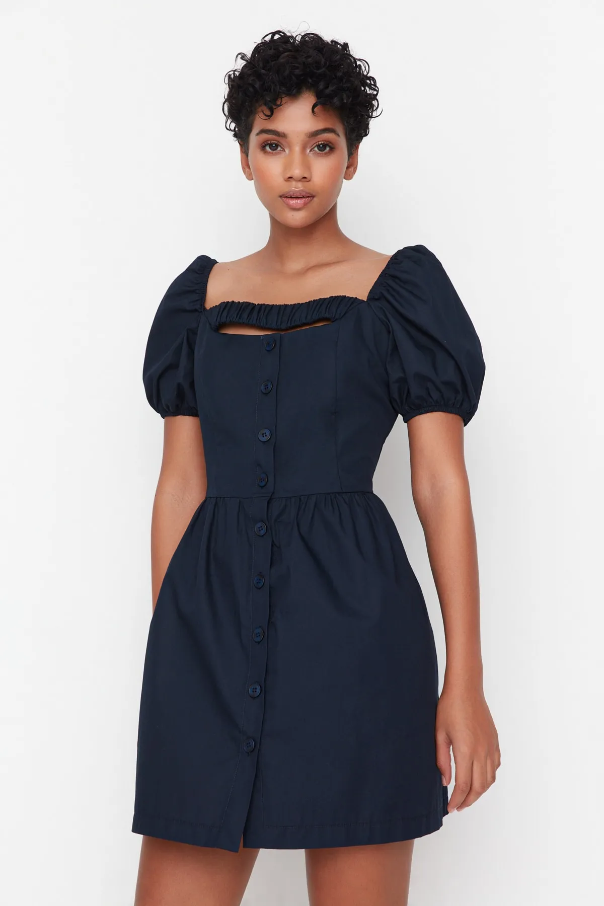 Trendyol Collection  Marineblaues, detailliertes Webkleid mit Kragen TWOSS22EL00753