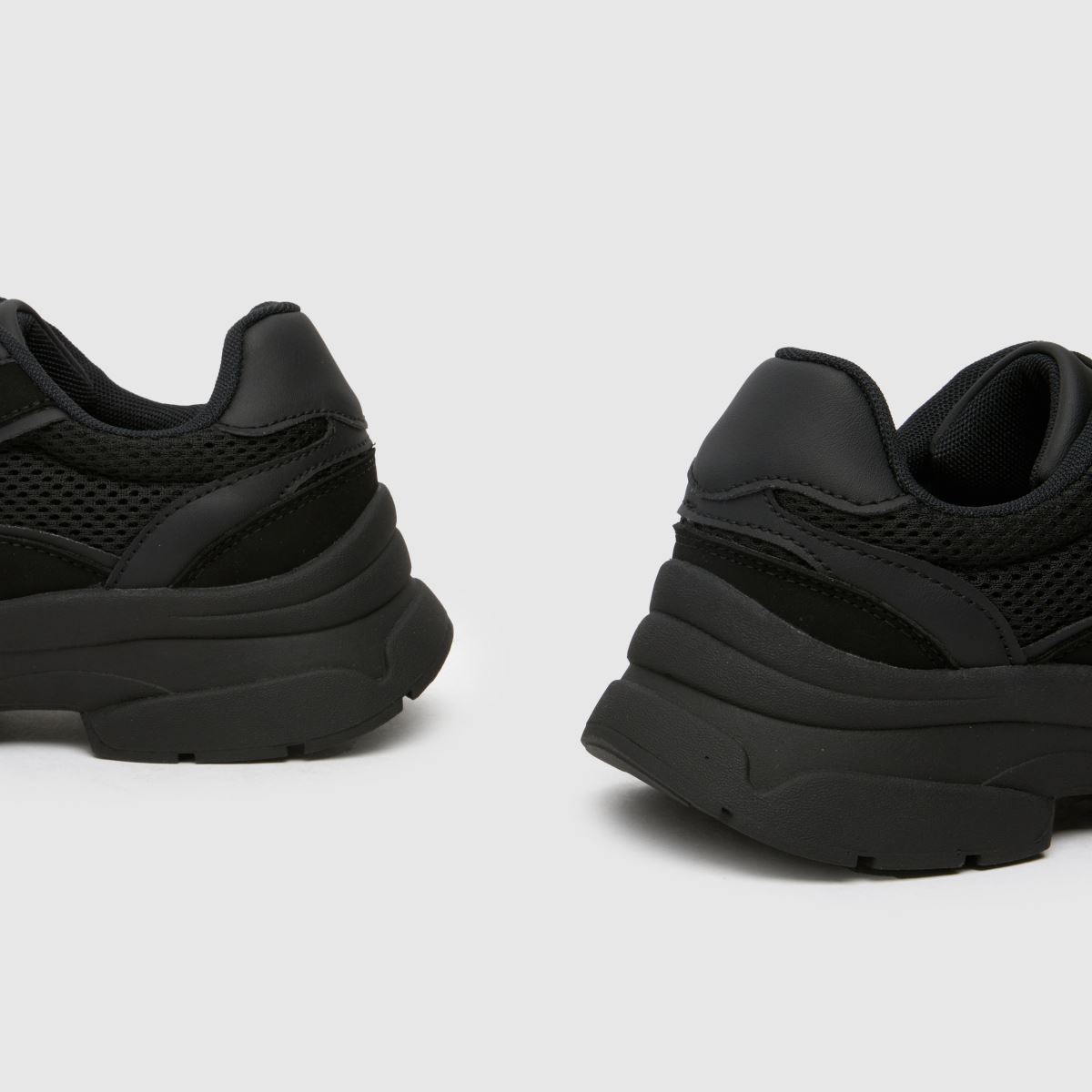Schuh Maura sportcipők fekete színben