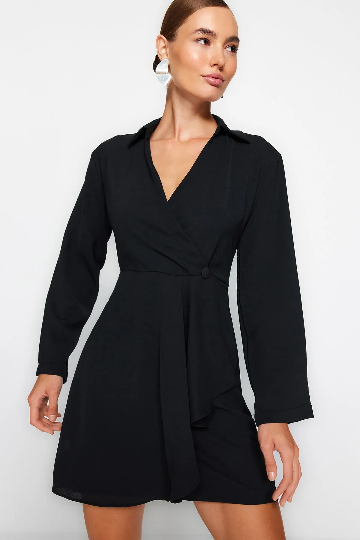 Trendyol Collection  Schwarzes, zweireihiges, gewebtes Kleid TWOAW24EL00369