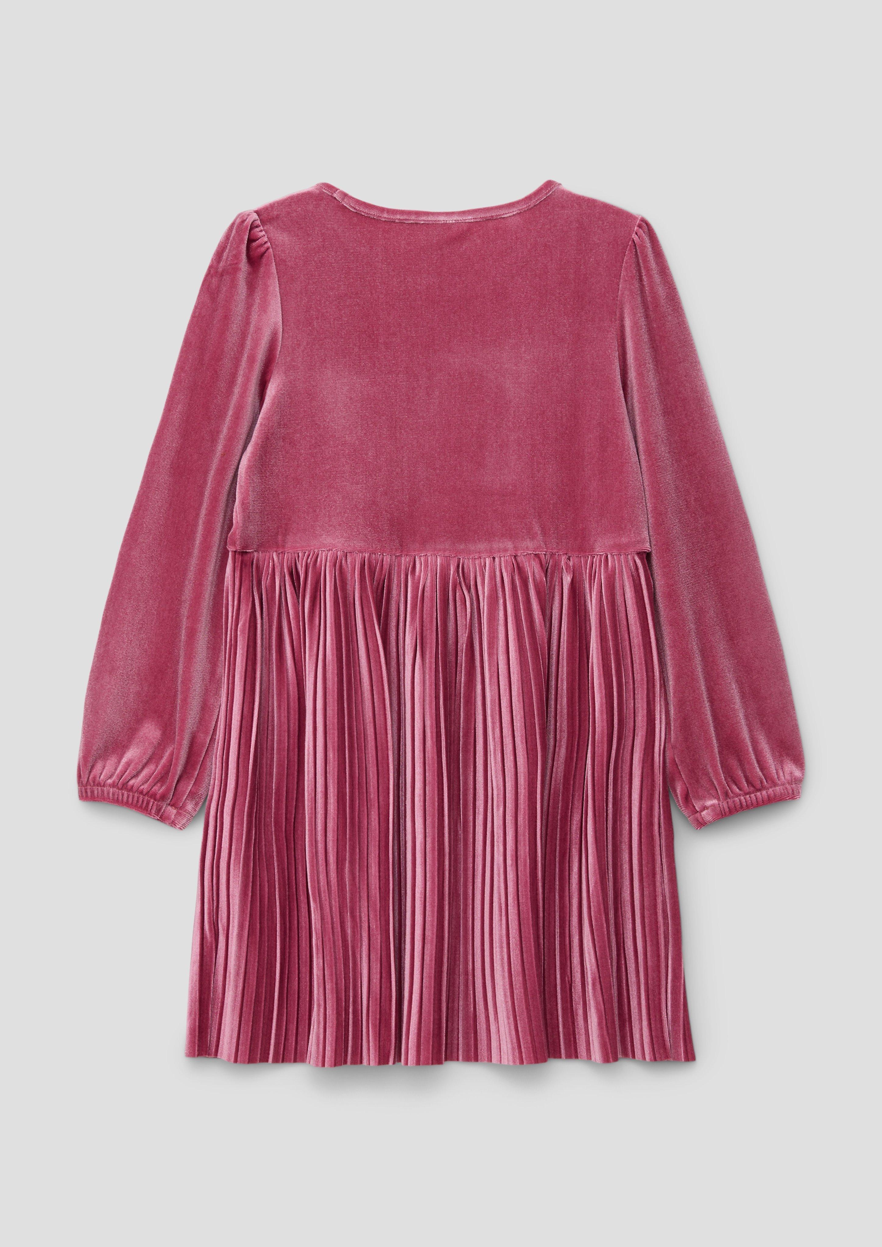 Samtkleid mit Plisseéfalten  2145255-4592