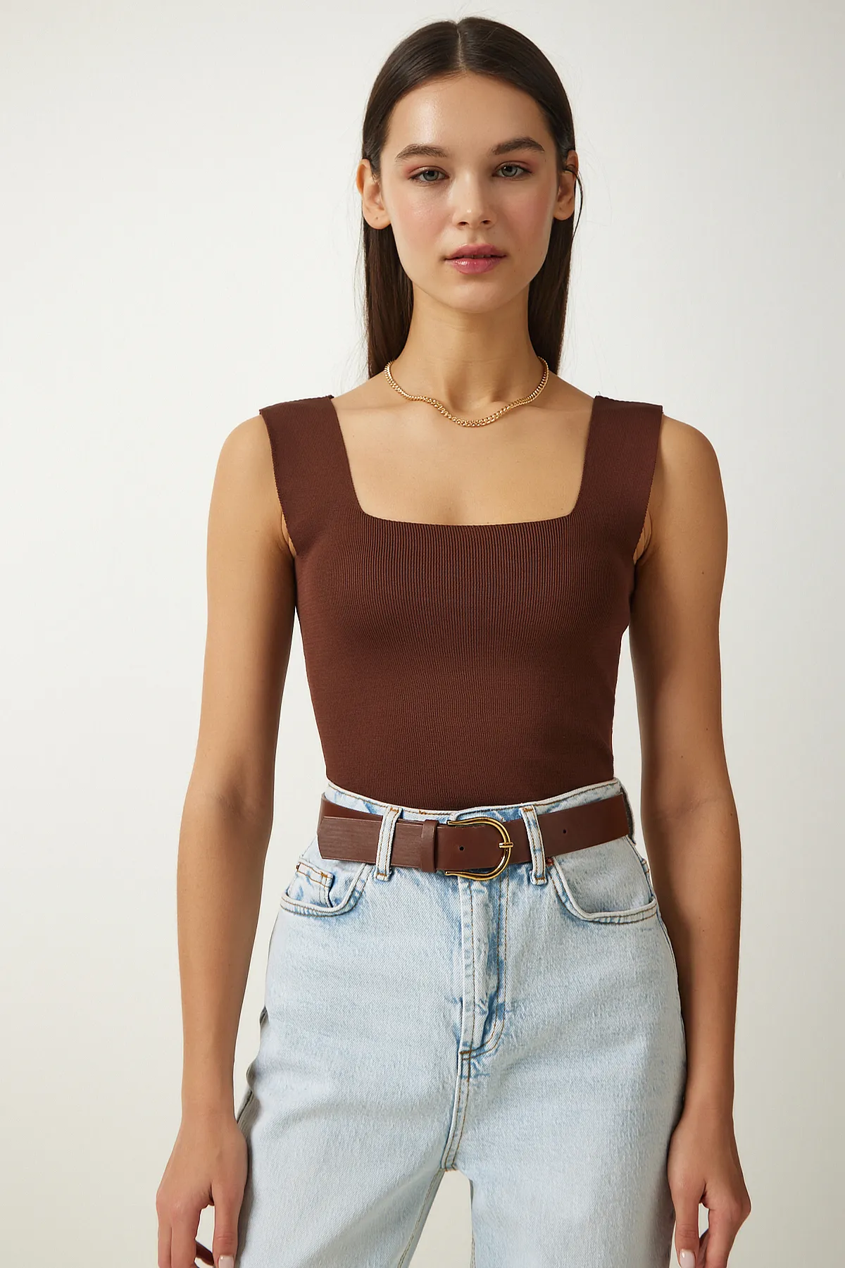 Happiness İstanbul  Damen-Strickbluse mit quadratischem Kragen, braun, kurz geschnitten, US00358