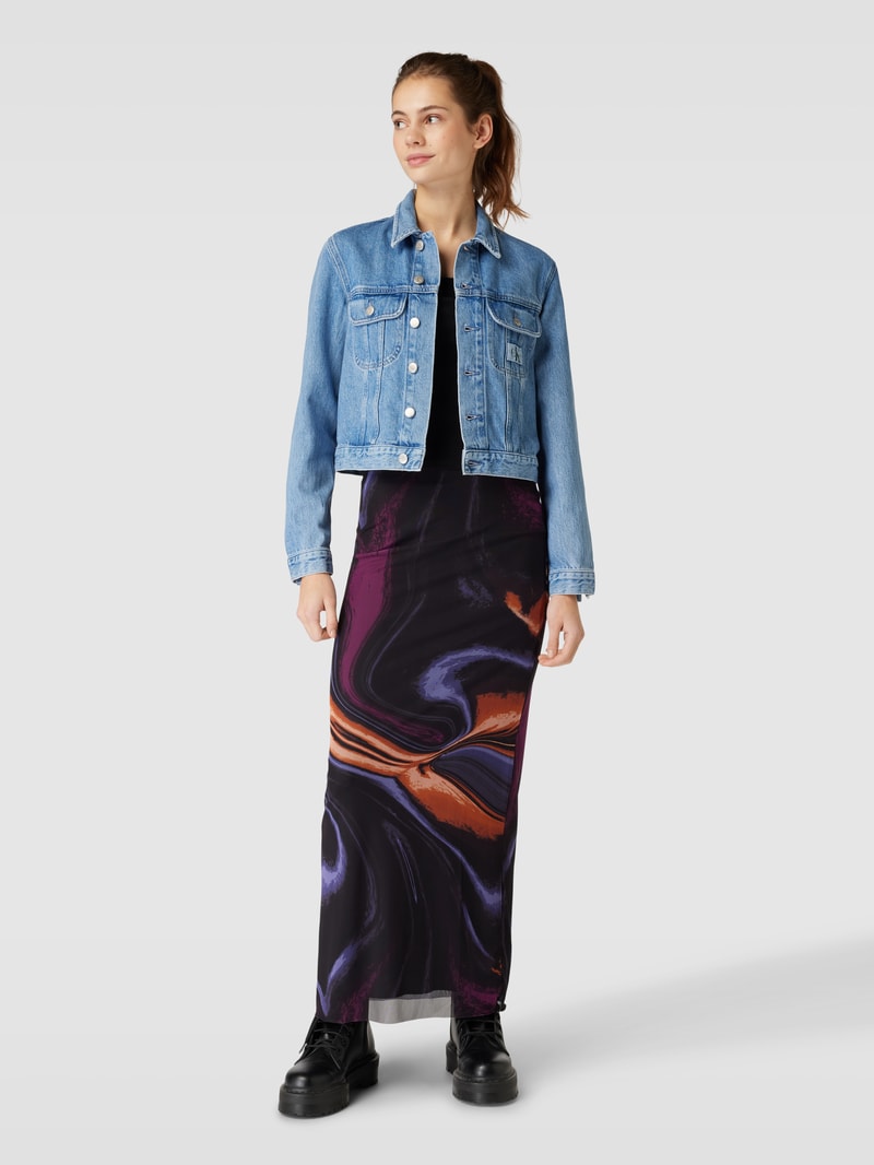 Cropped Jeansjacke mit Label-Patch in hellblau