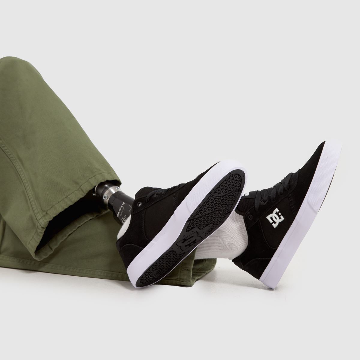DC Teknik-sneakers i svart och vitt