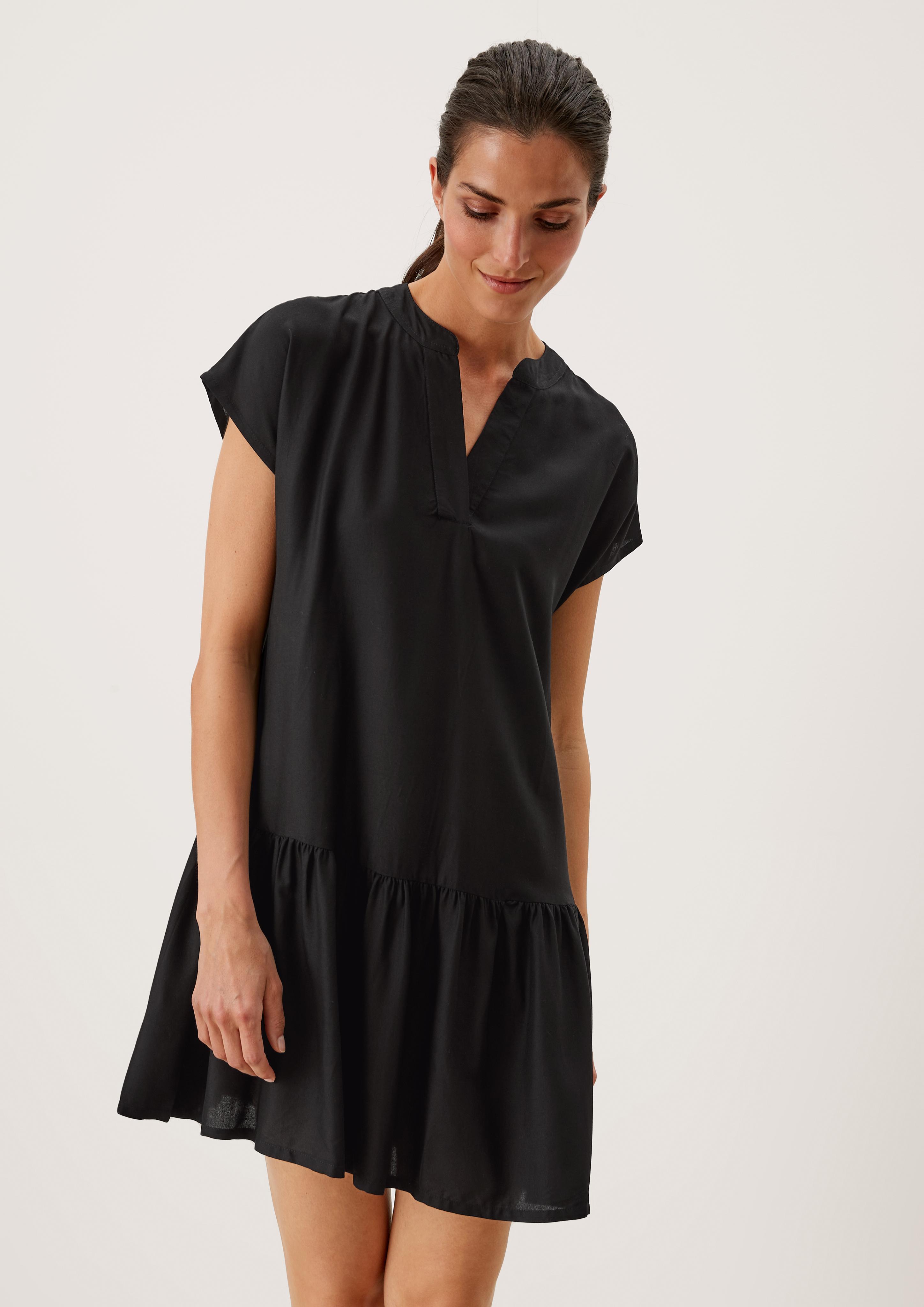 Volantkleid aus Viskose  532.899.270.62153-9999