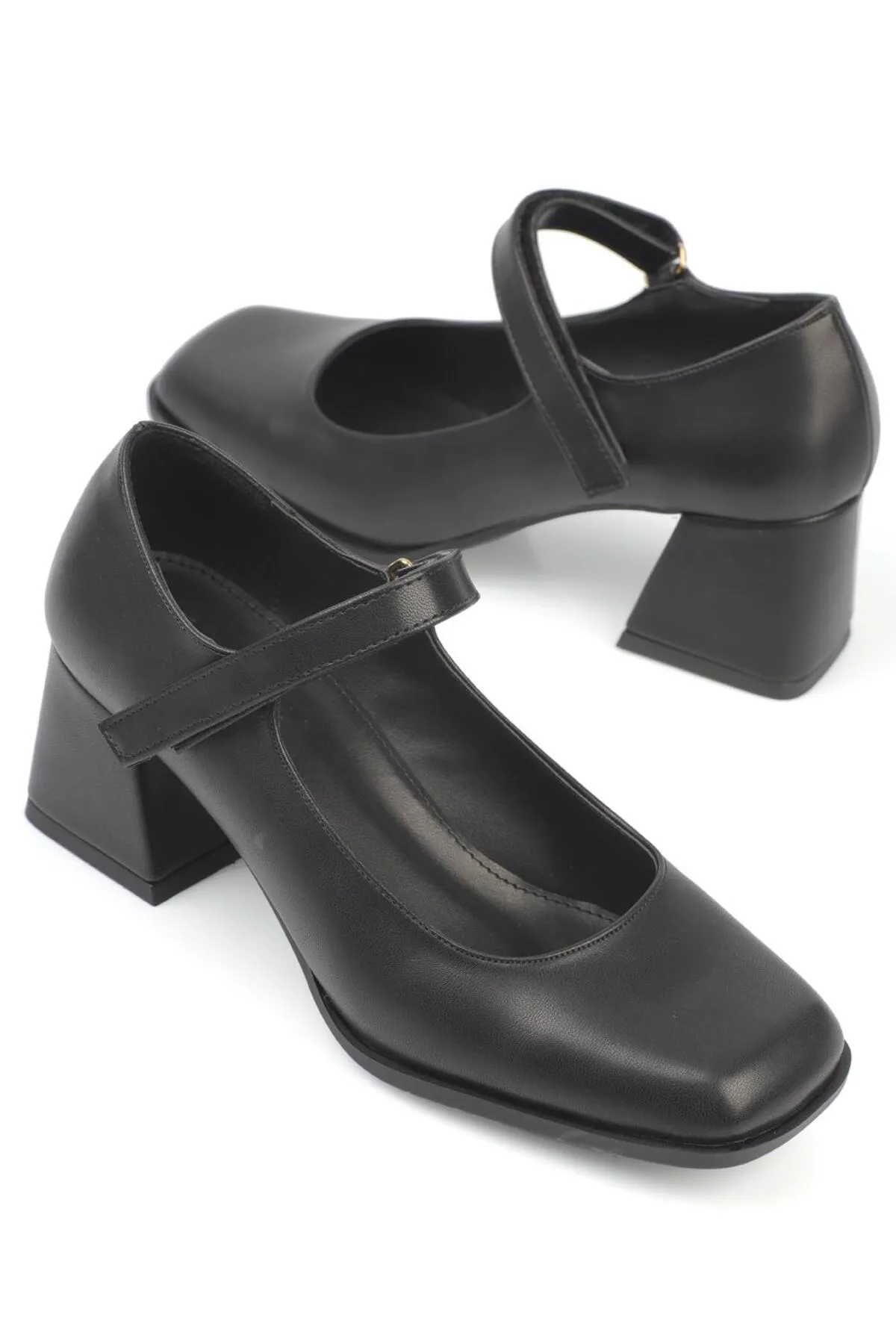 Capone Outfitters  Blunt Toe Mary Jane Damenschuhe