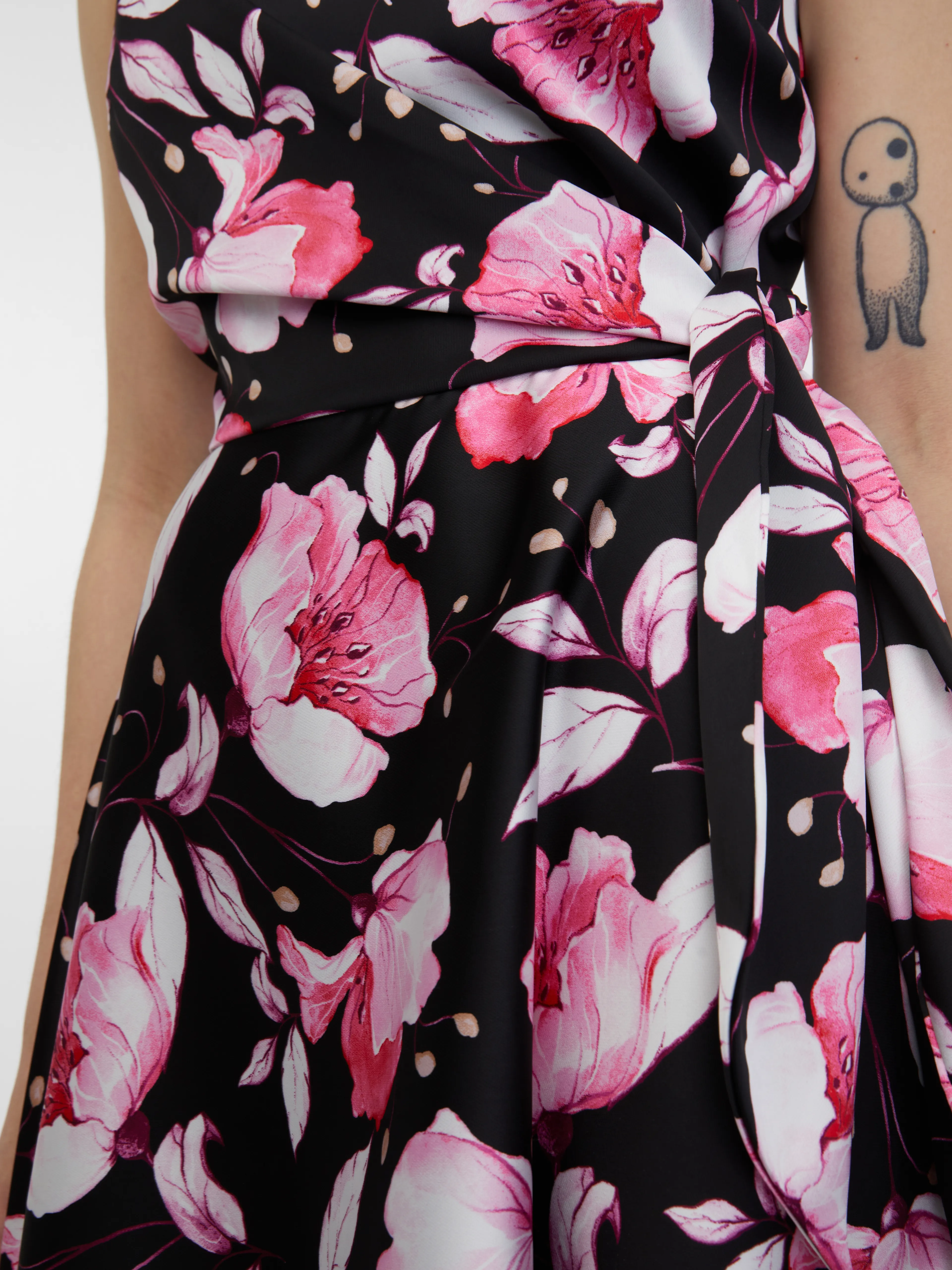 Rosa und schwarzes geblümtes Midikleid Damen ORSAY