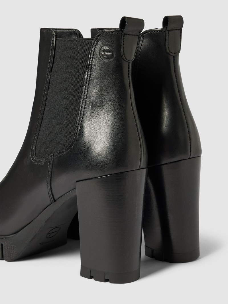 Chelsea Boots aus Leder mit Blockabsatz in schwarz