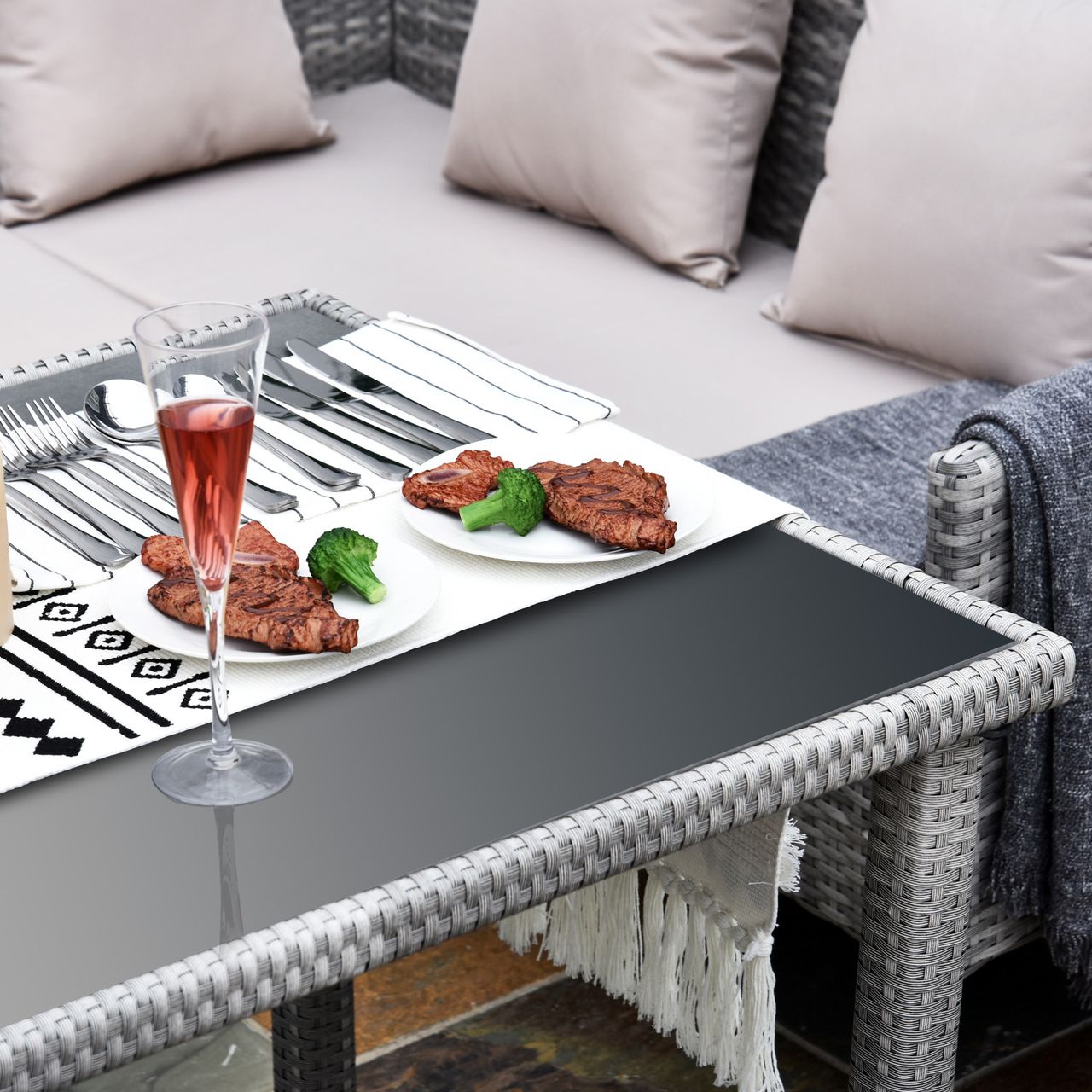 Outsunny 5-tlg. Gartenmöbel Set Rattan Sitzgruppe mit Fußhocker Metall Grau 134 x 60 x 75 cm