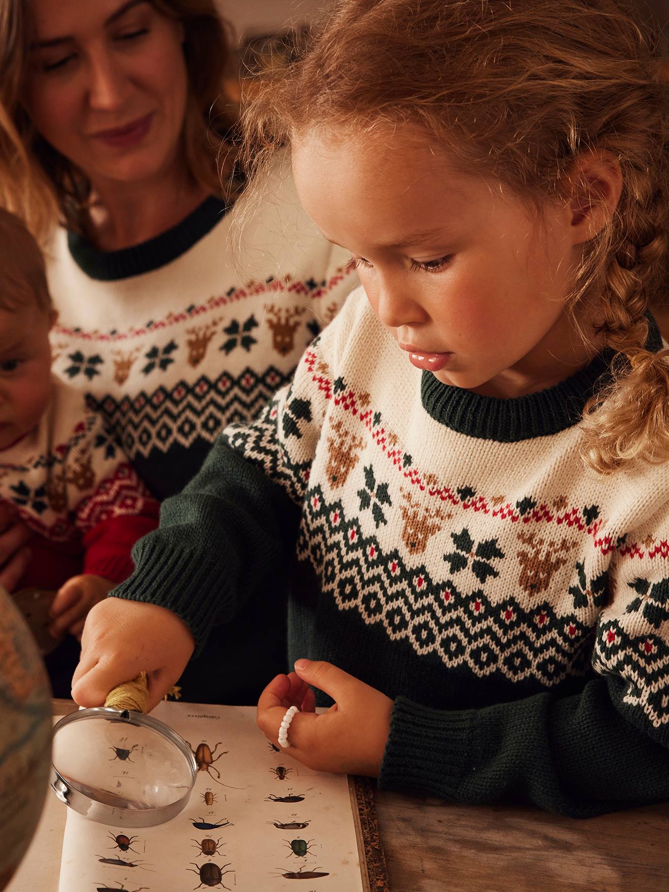 Pull de Noël enfant capsule famille motifs jacquard vert sapin