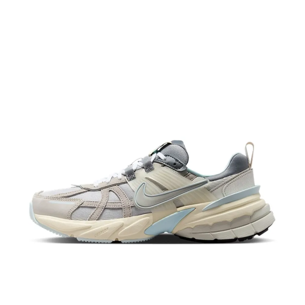 Nike V2K Run FZ3596 072 / weiss
