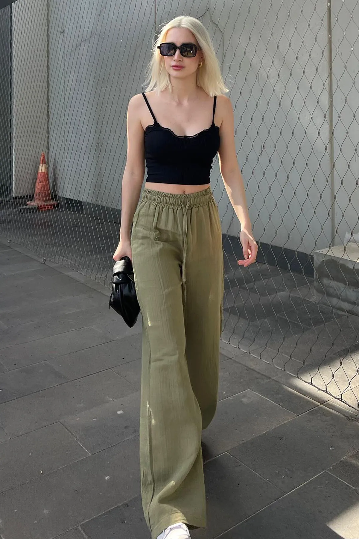 Madmext  Grüne Musselin-Damenhose mit weitem Bein MG1980