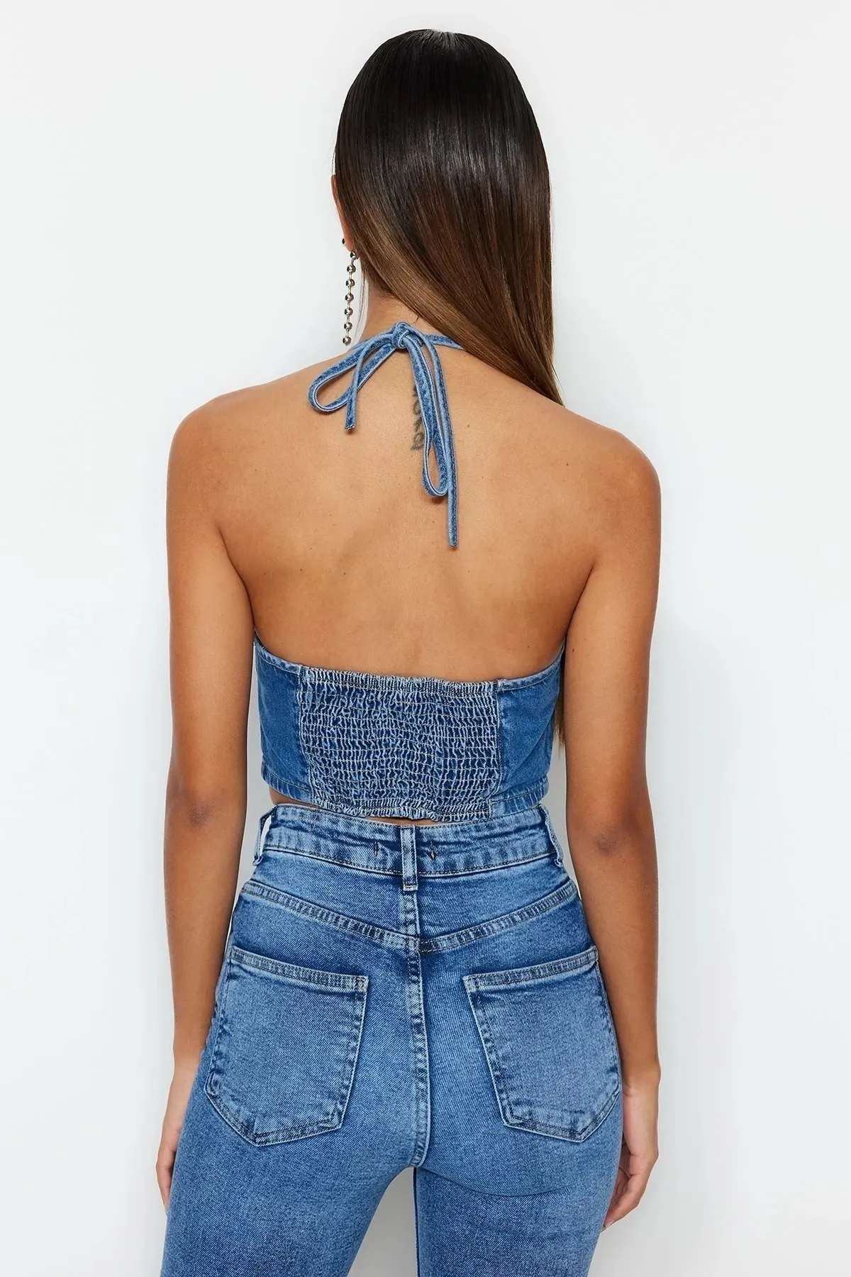 Trendyol Collection  Dunkelblaues Neckholder-Jeans-Bustier TWOSS23BS00011