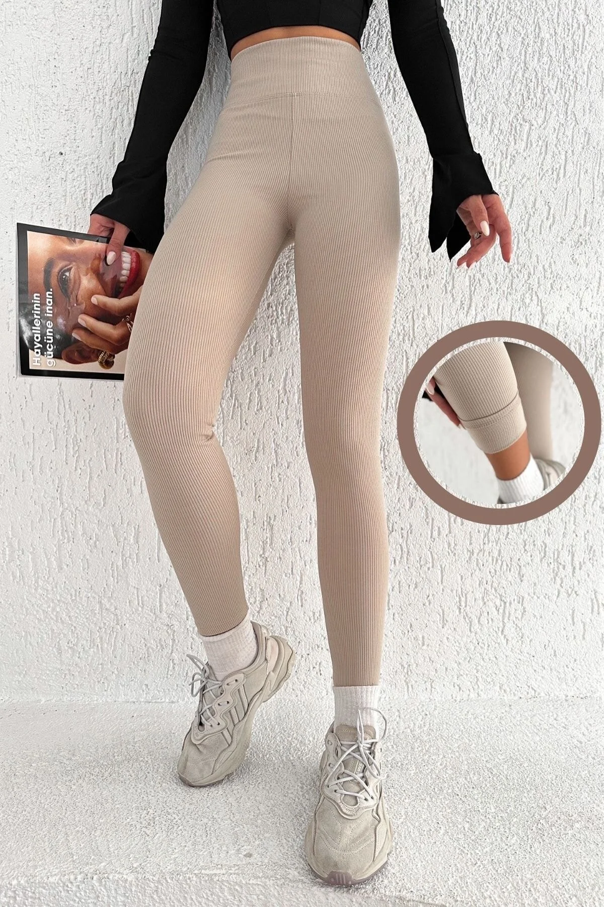 BEJNA  Damen-Strumpfhose aus beigem, geripptem Fleece mit hoher Taille