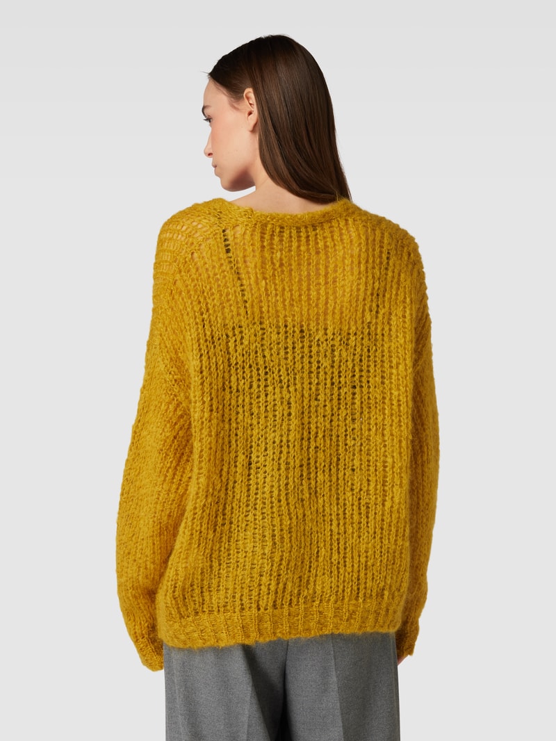Strickjacke mit abgerundetem V-Ausschnitt Modell 'GERARDA' in senfgelb