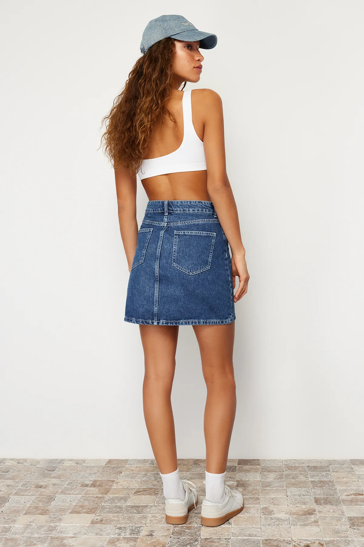 Trendyol Collection  Blauer Mini-Jeansrock mit hoher Taille TWOSS24ET00063