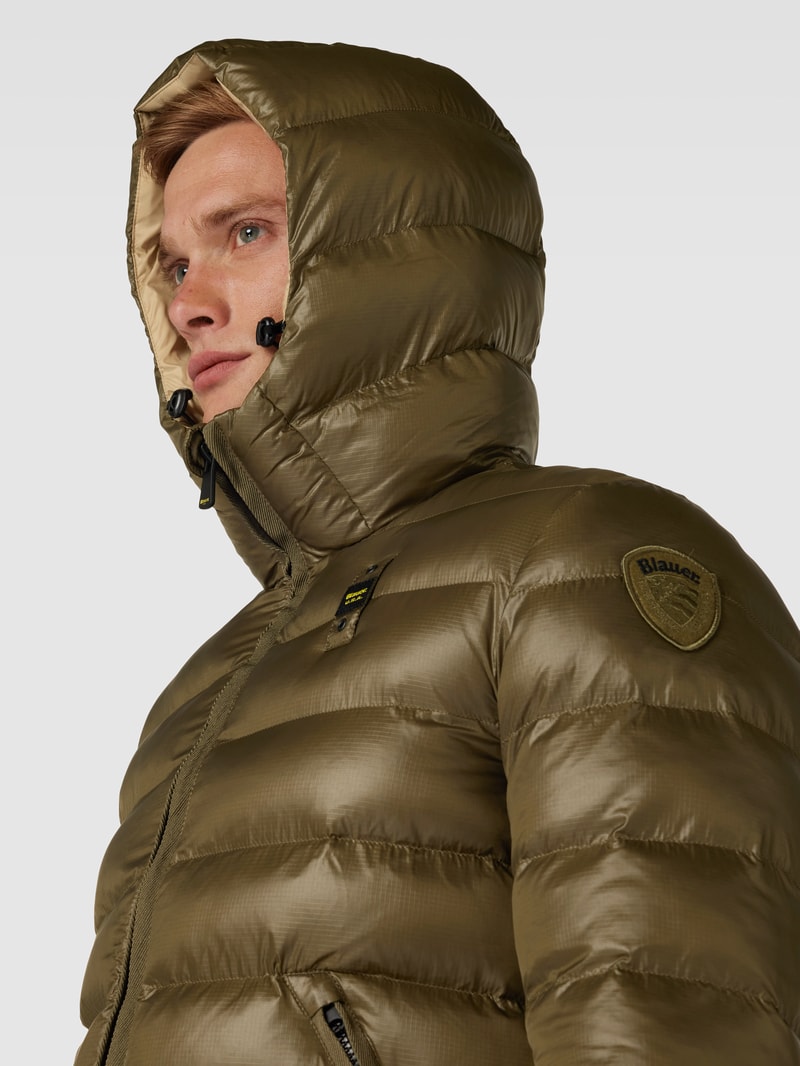 Steppjacke mit Label-Detail in olivgrün
