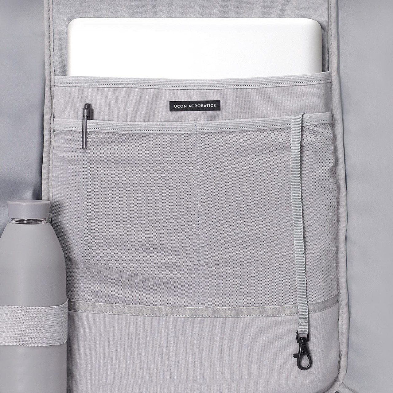 UCON ACROBATICS Handtaschen khaki Farbe: grün/oliv