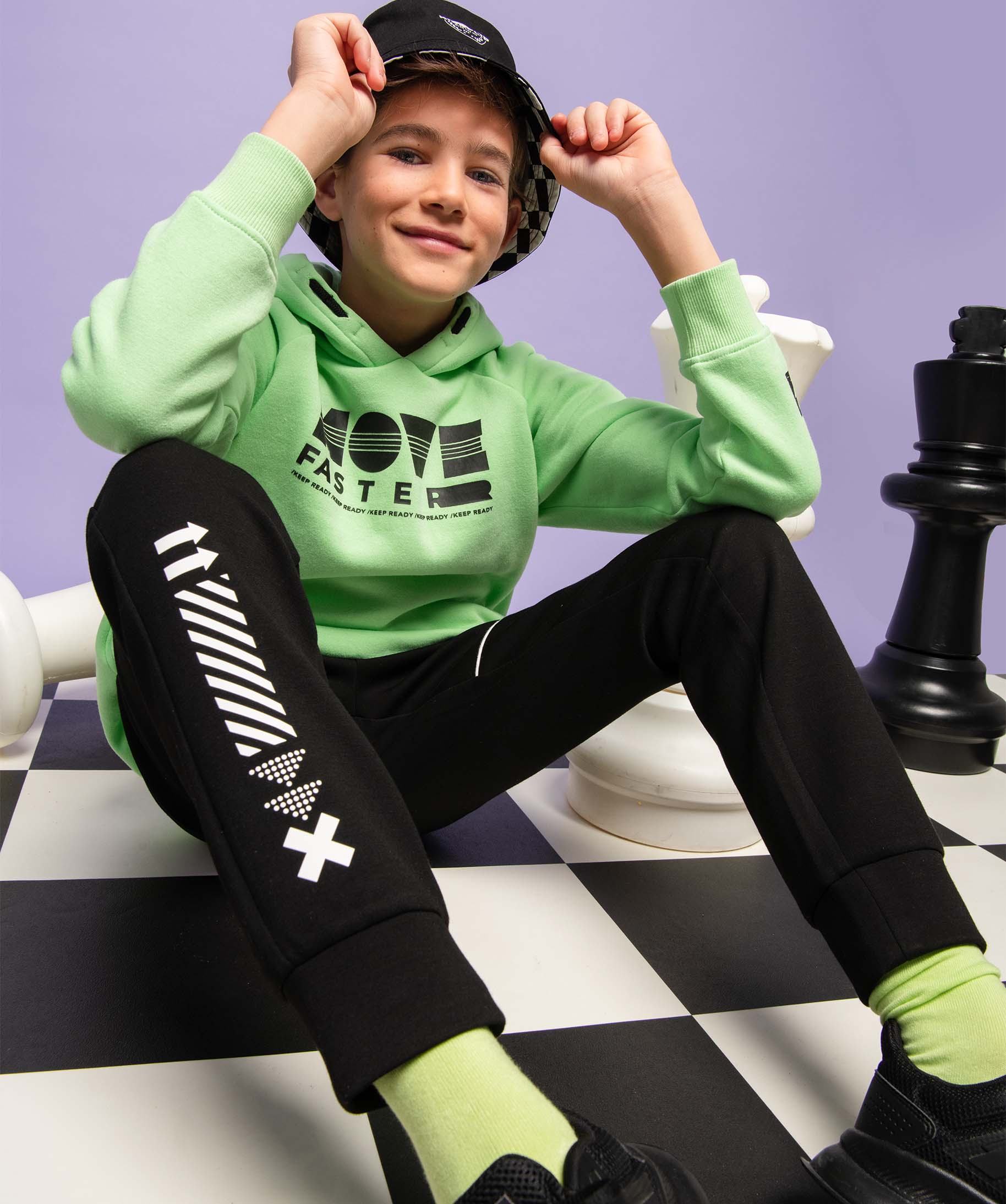 Sweat Garçon molletonné à capuche avec inscription vert | GEMO