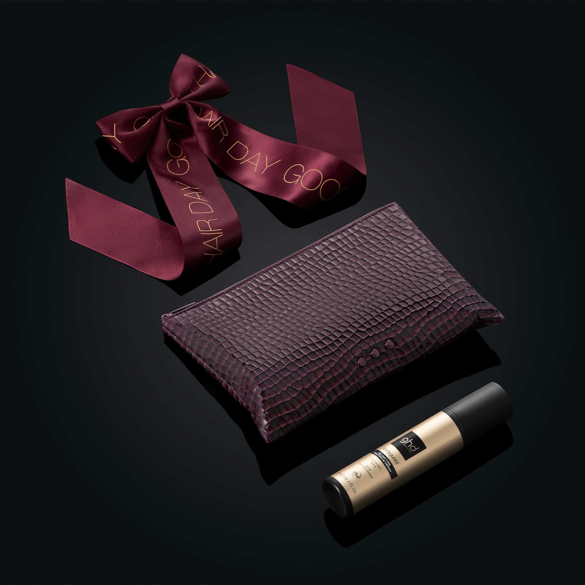 ghd Style Gavesæt Cherry Chic - Hårsæt, Varmebeskyttelsesspray, Klemmer og Elastikker