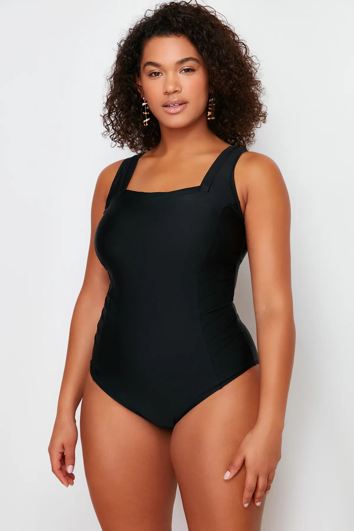 Trendyol Curve  Schwarzer Strick-Badeanzug mit eckigem Kragen TBBSS24AM00012
