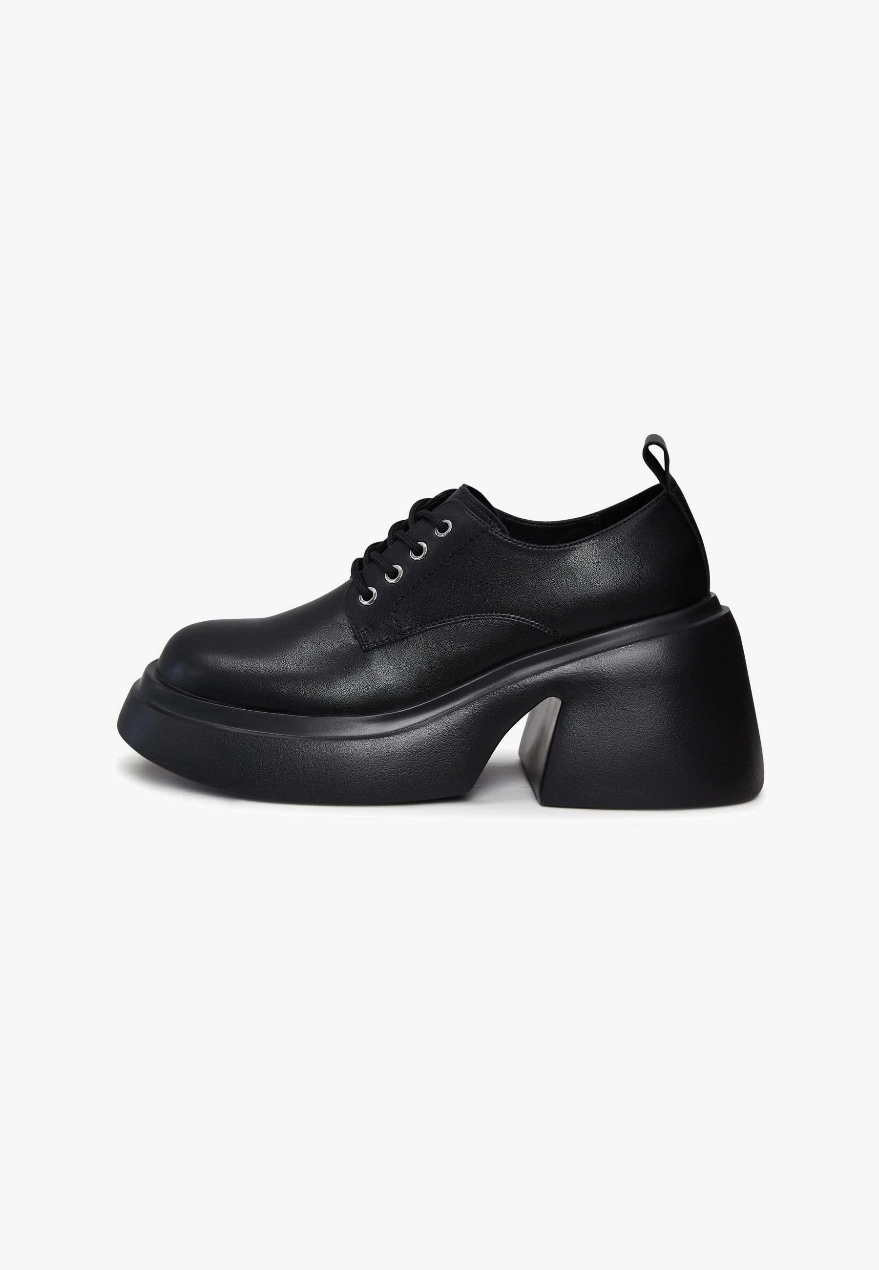 Zapatos con cordones de Cesare Gaspari