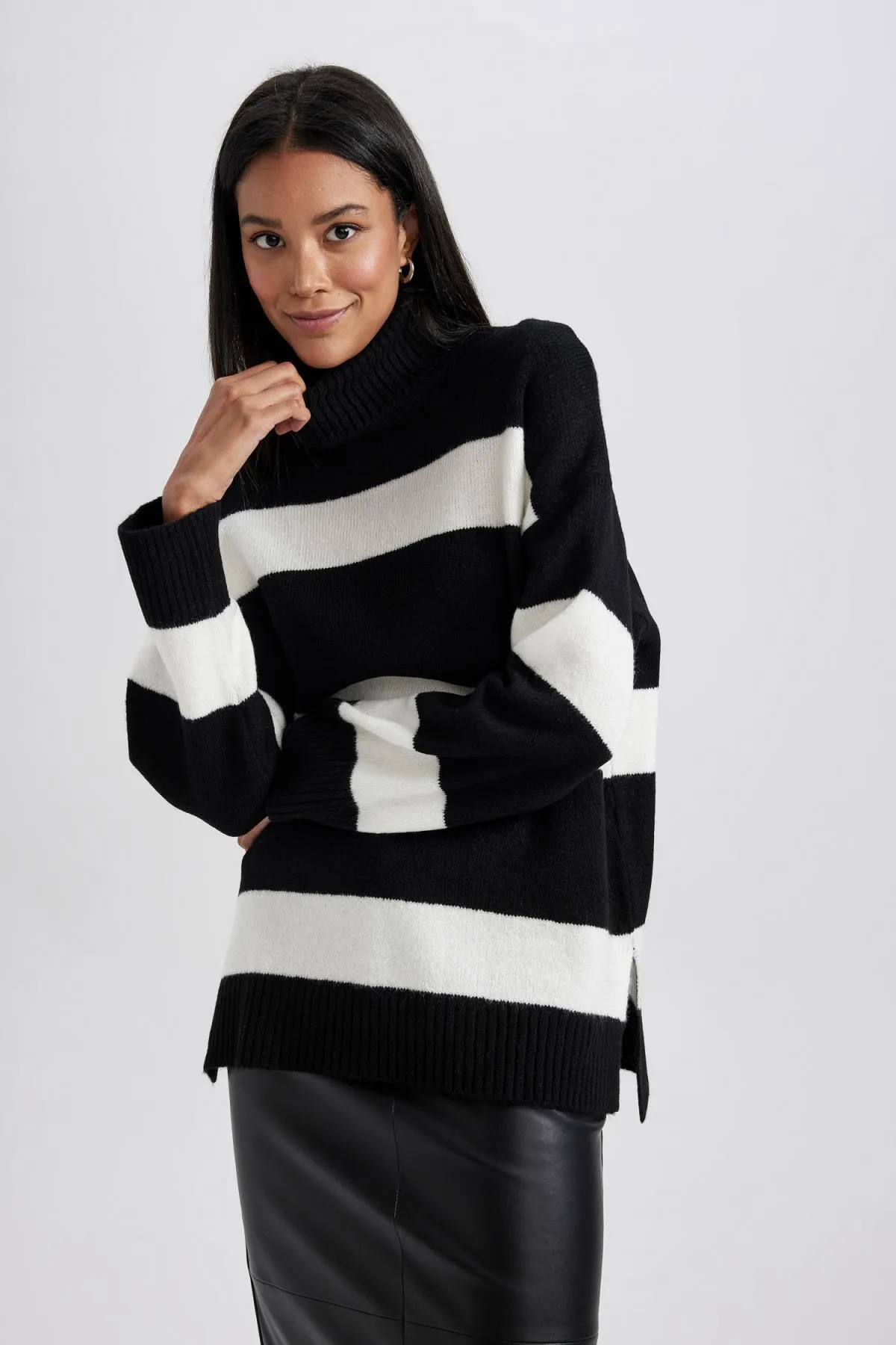 DeFacto  Gestreifte Rollkragentunika mit Relaxed Fit A8595ax23wn