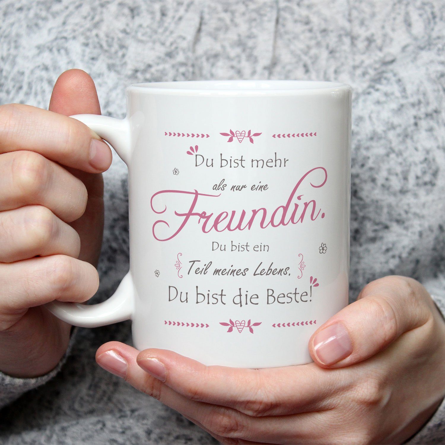 GRAVURZEILE Tasse Bedruckte Tasse mit Spruch - Du bist mehr als nur eine Freundin, Herzliche Geschenke für die beste Freundin zum Geburtstag Weihnachten