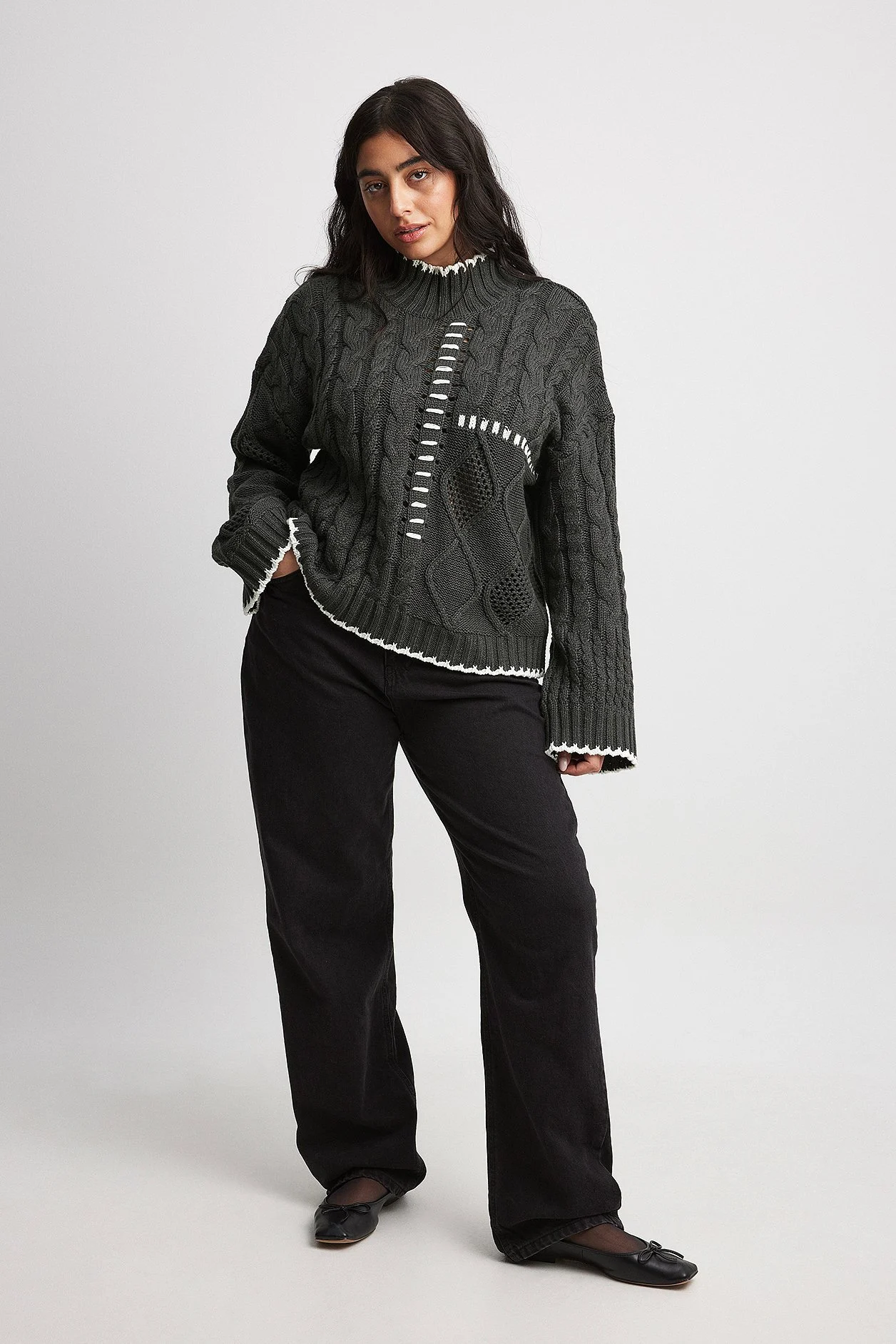 Strickpullover mit Zopfmuster