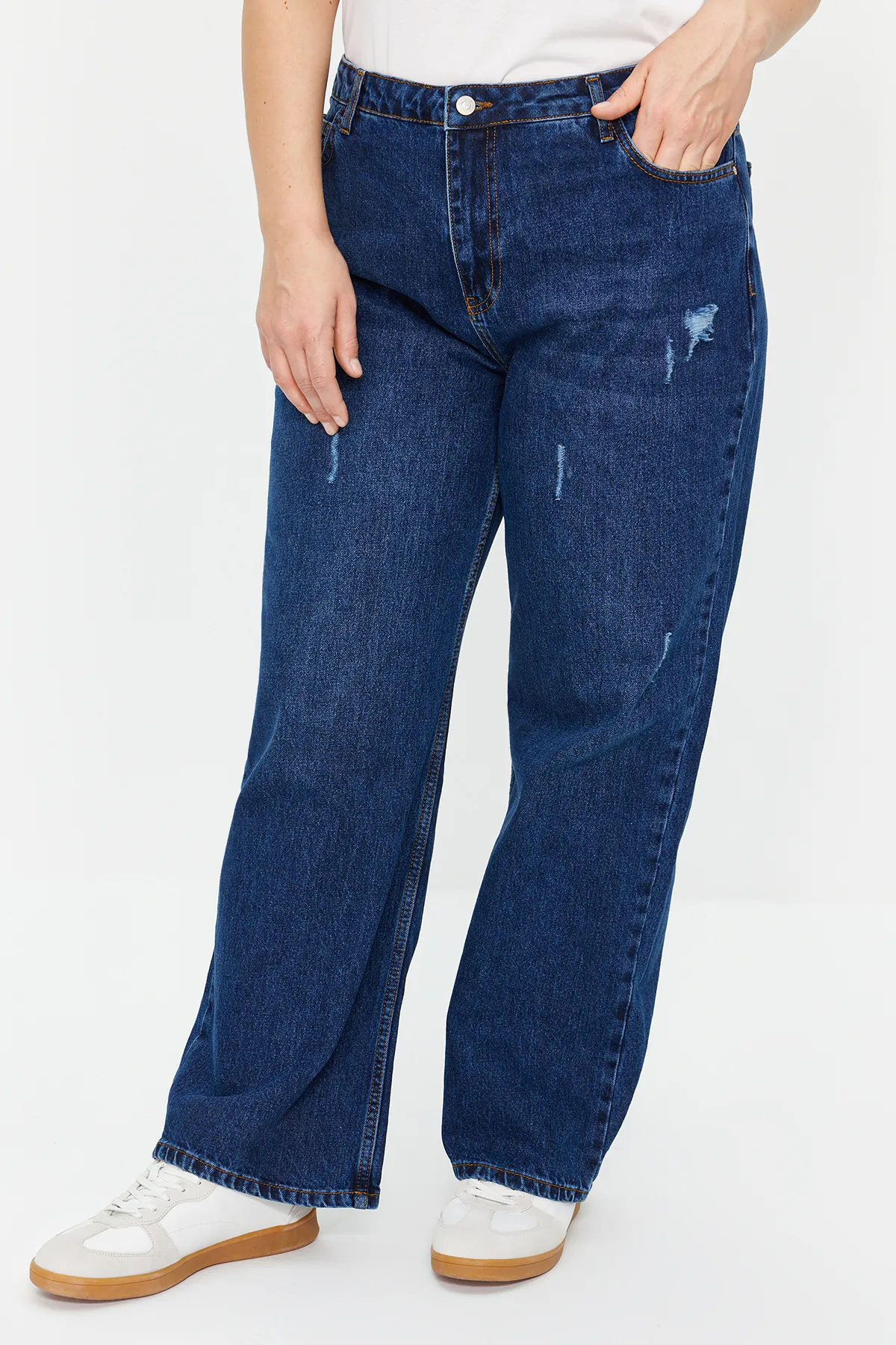 Trendyol Curve  Dunkelblaue, weit geschnittene Jeans mit hoher Taille TBBAW24CJ00069