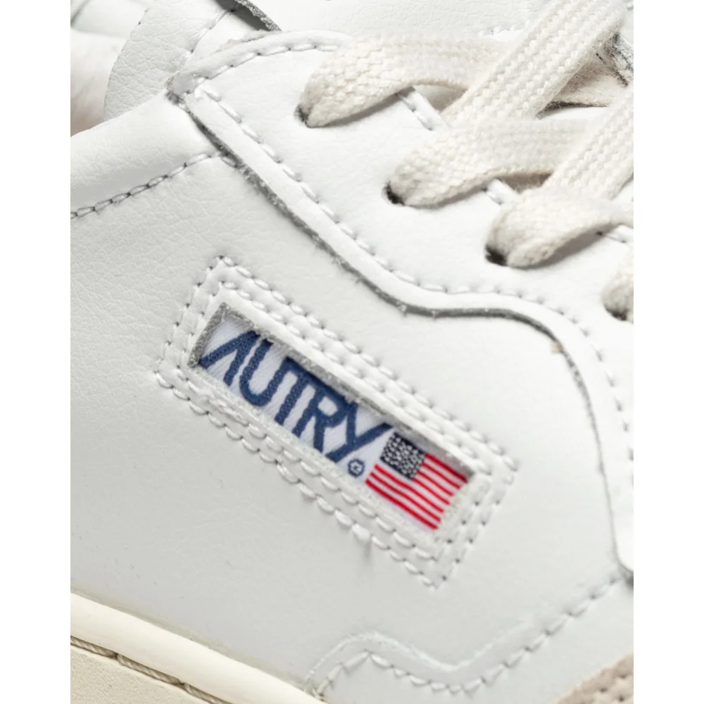 Autry Medalist Wmns Low AULWLS33 / weiss