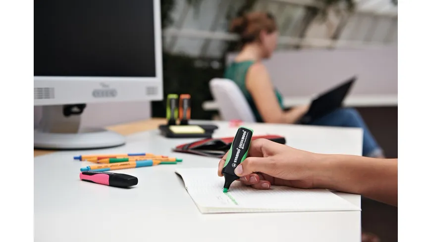 STABILO® Umweltfreundlicher Textmarker - STABILO GREEN BOSS - 4er Pack - grün, rosa, orange, gelb sortiert