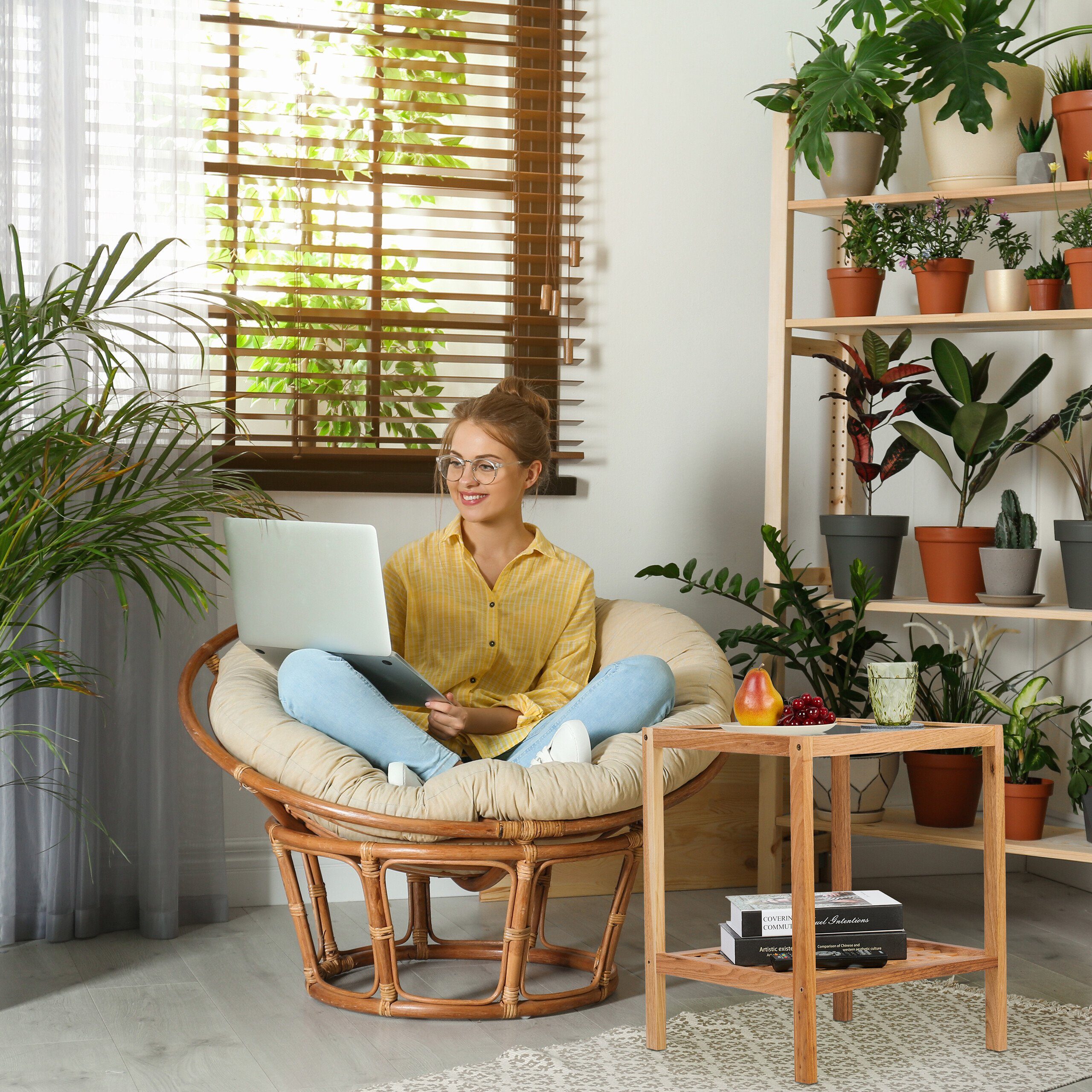 relaxdays Beistelltisch Beistelltisch mit Glasablage Walnussholz