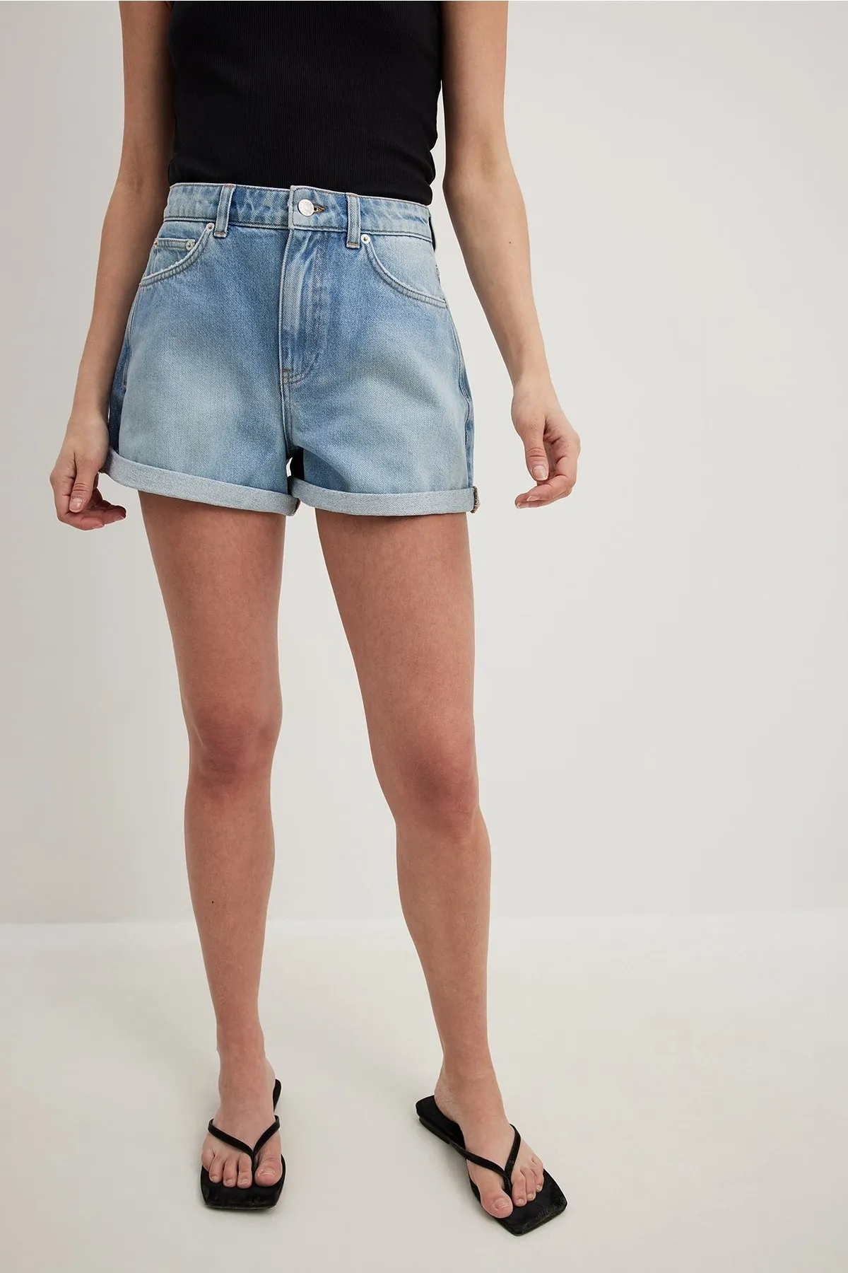 NA-KD  Jeansshorts zum Umschlagen