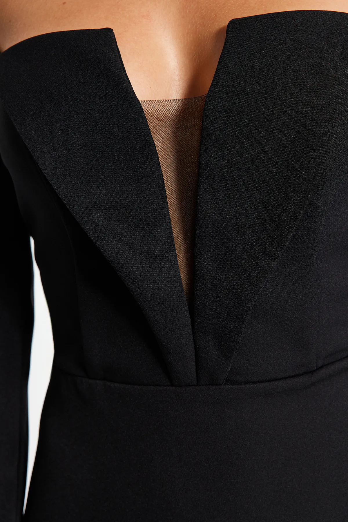 Trendyol Collection  Schwarzes, tailliertes, stilvolles Abendkleid TPRAW24EL00128