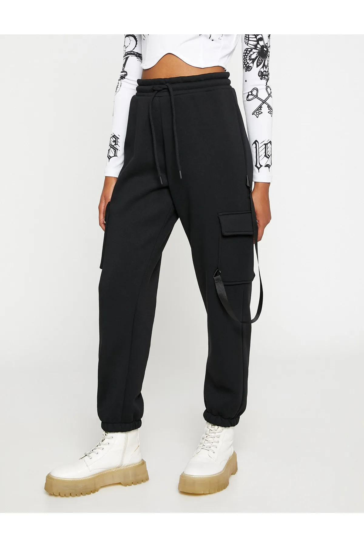 Koton  Jogger-Jogginghose mit Taschendetail, geschnürter Taille und Fleece-Innenseite