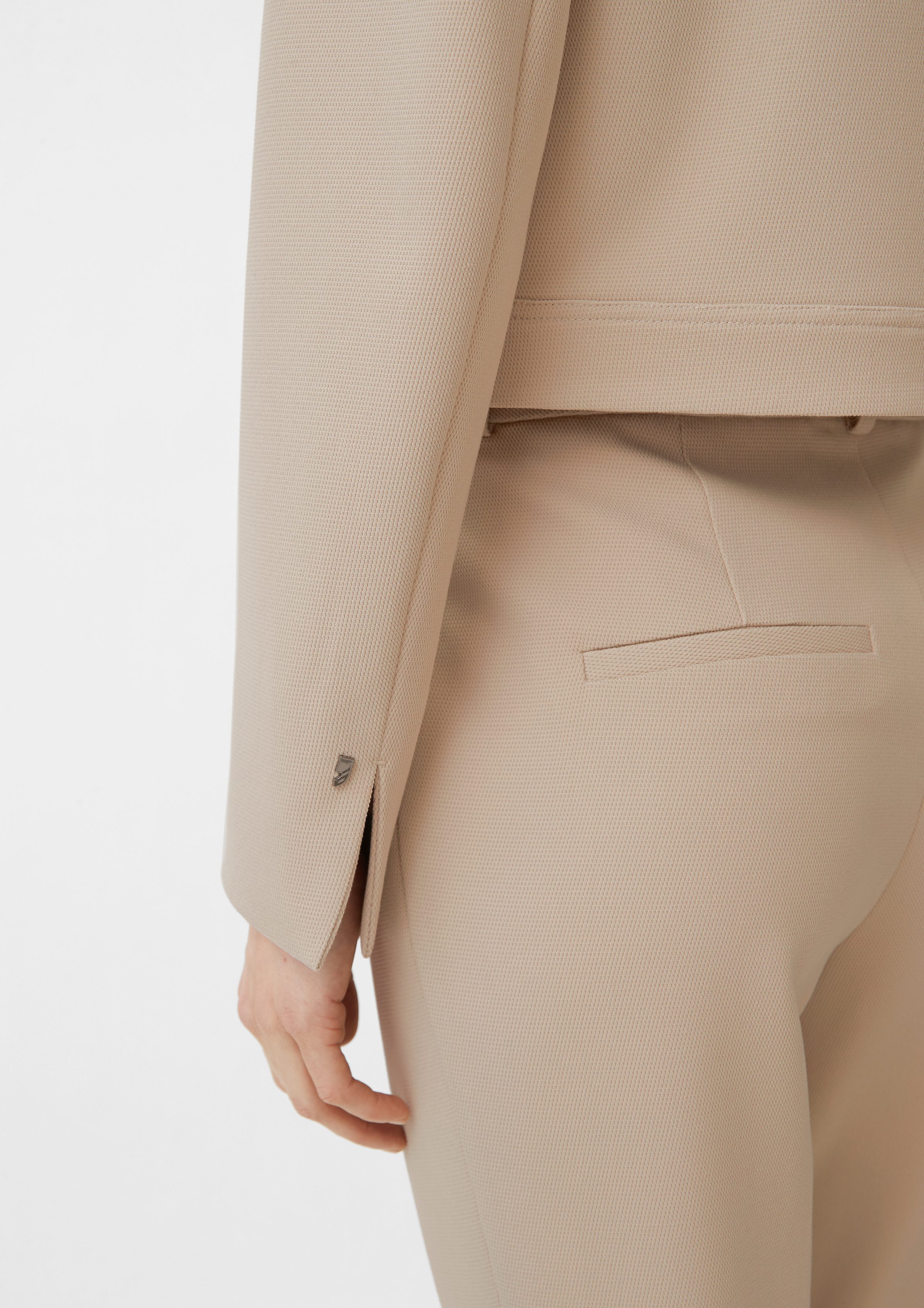 Comma Blusenblazer Kurzer Blazer aus Viskosemix Logo