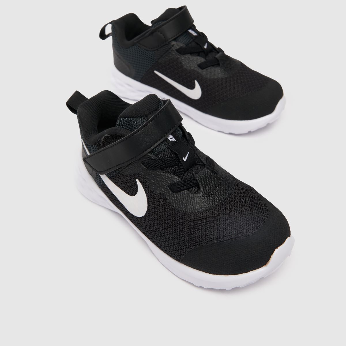 Nike Revolution 6 sneakers för småbarn i svart och vitt