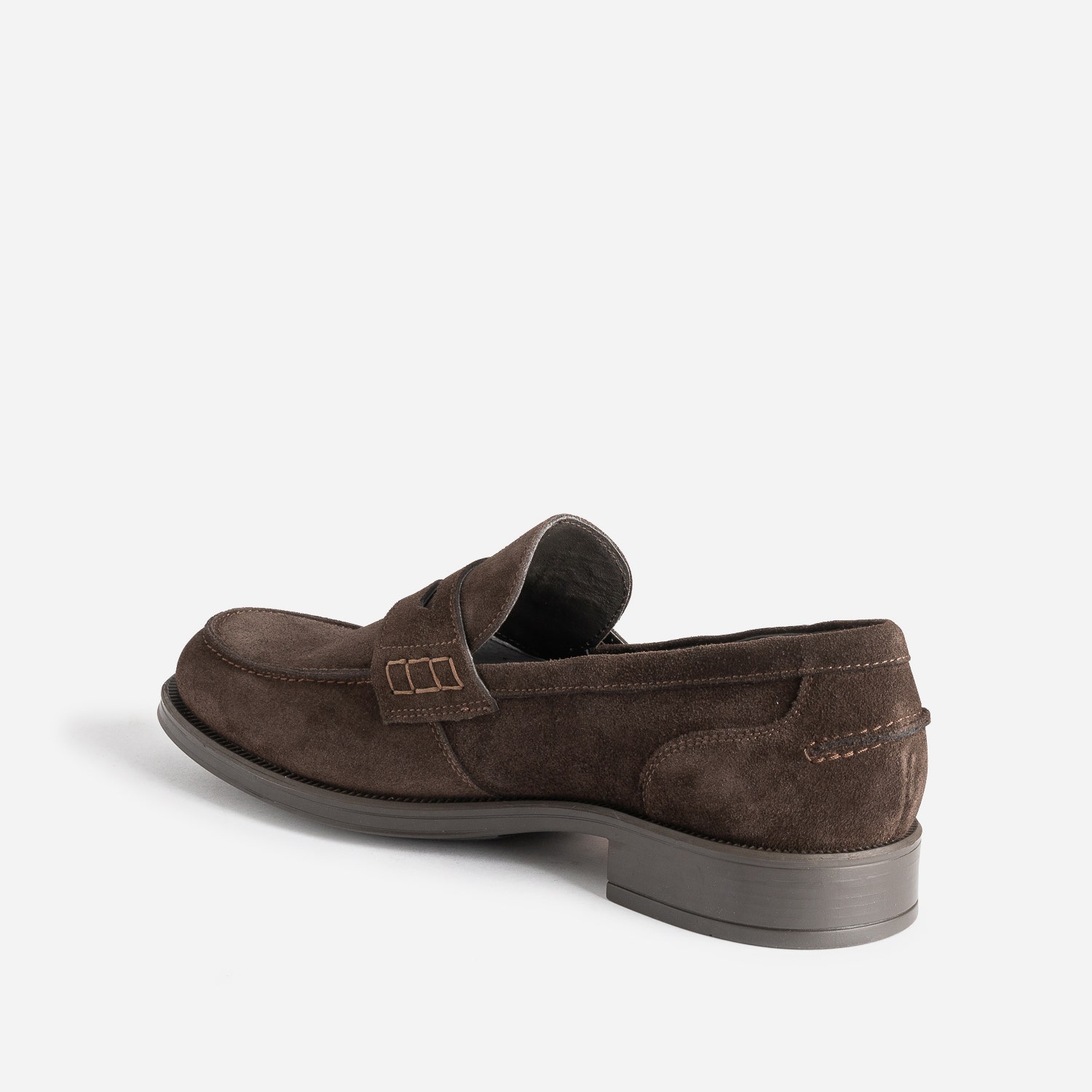 Mocassin marron en cuir velours