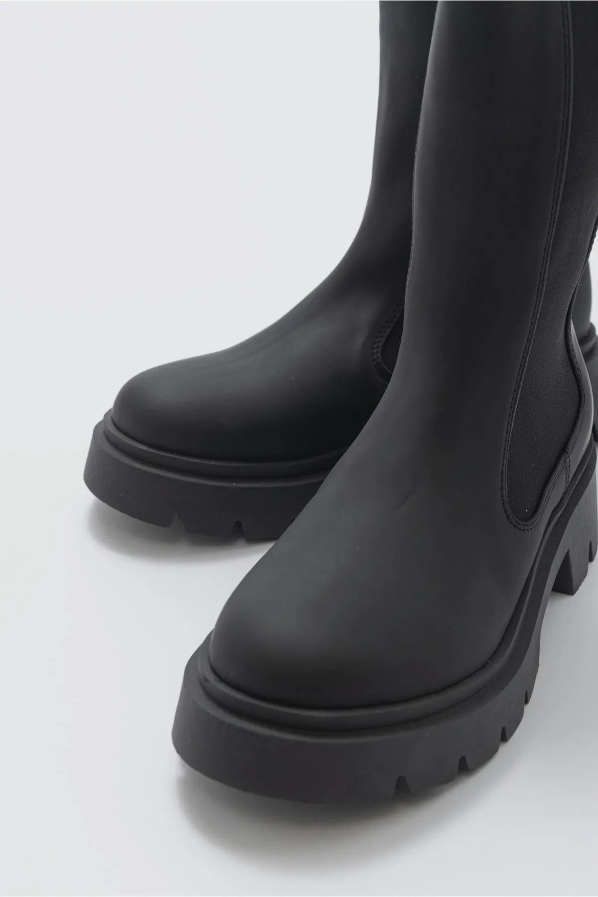 LuviShoes  Bald schwarze Damenstiefel